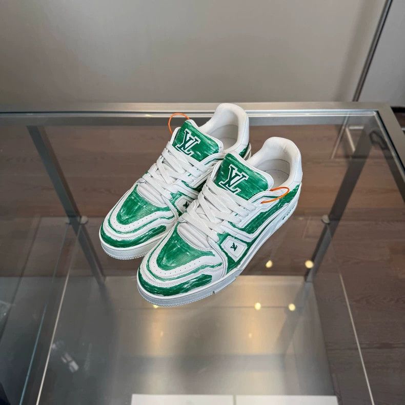 Louis Vuitton louis vuitton lv trainer green and white-dmc Size US 10 / EU 43 - 1 Thumbnail