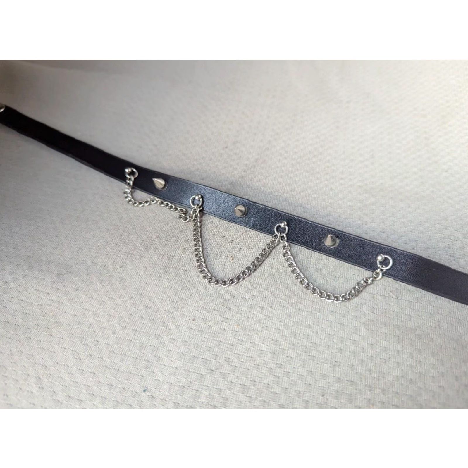 Vintage VINTAGE goth CHOKER One Size adult unisex neck brace - 1990s HOT TOPIC y2k black synthetic leather goth choker Size ONE SIZE - 4 Thumbnail