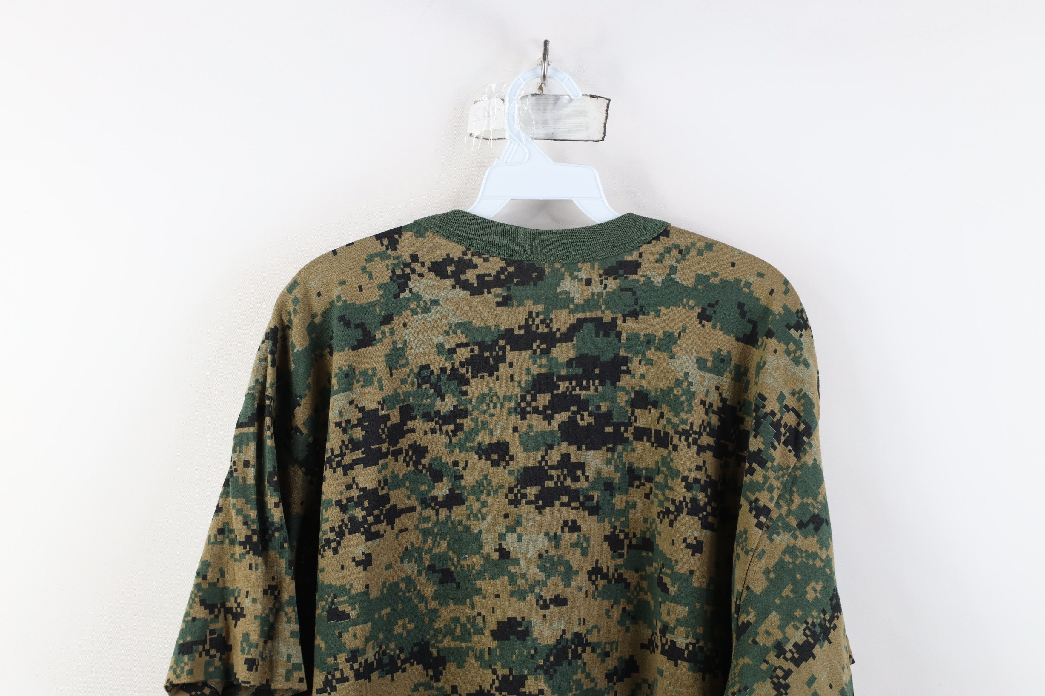 Vintage Vintage 90s Streetwear Camouflage Short Sleeve T-Shirt USA Size US XL / EU 56 / 4 - 8 Thumbnail