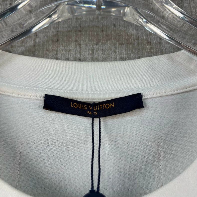Louis Vuitton Louis Vuitton FW22 Cursive Logo Printed Crew Neck Short Sl Size US XL / EU 56 / 4 - 4 Thumbnail