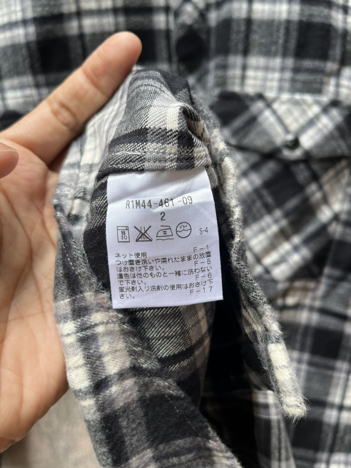 Neil Barrett Neil Barrett Wool Shirt Size XS / US 0-2 / IT 36-38 - 6 Thumbnail