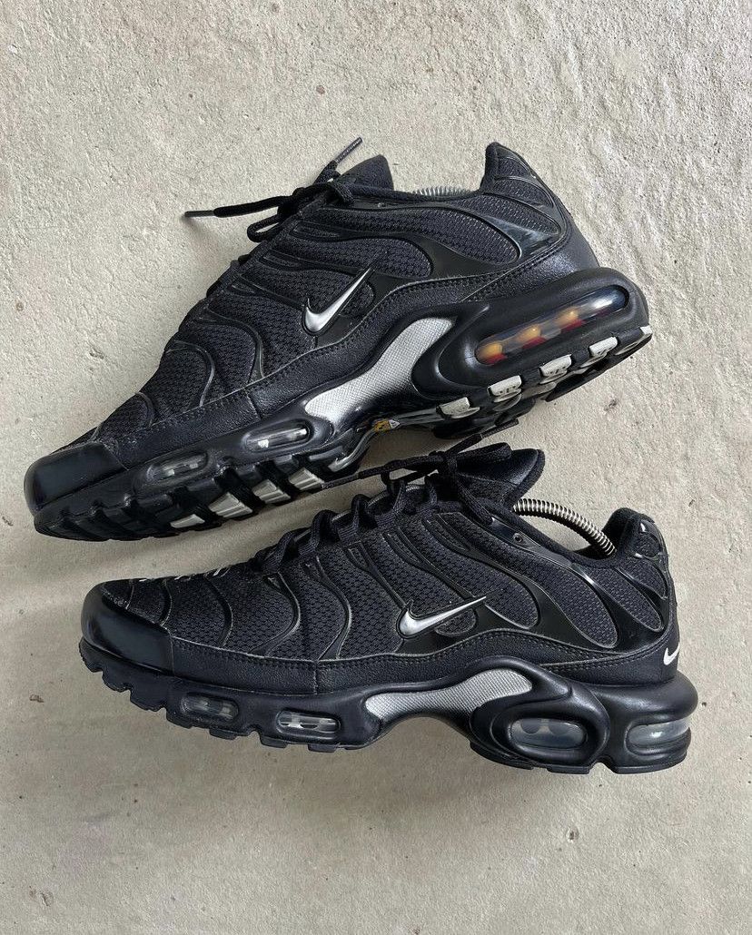 Nike nike tn triple black mini c swoosh reflective air Size US 12 / EU 45 - 5 Thumbnail