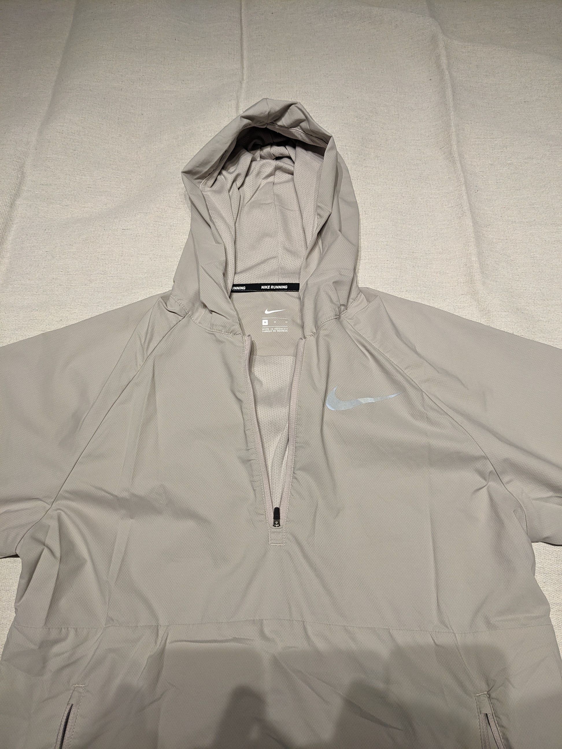 Nike Nike running short sleeve hoodie mens M Size US M / EU 48-50 / 2 - 3 Thumbnail