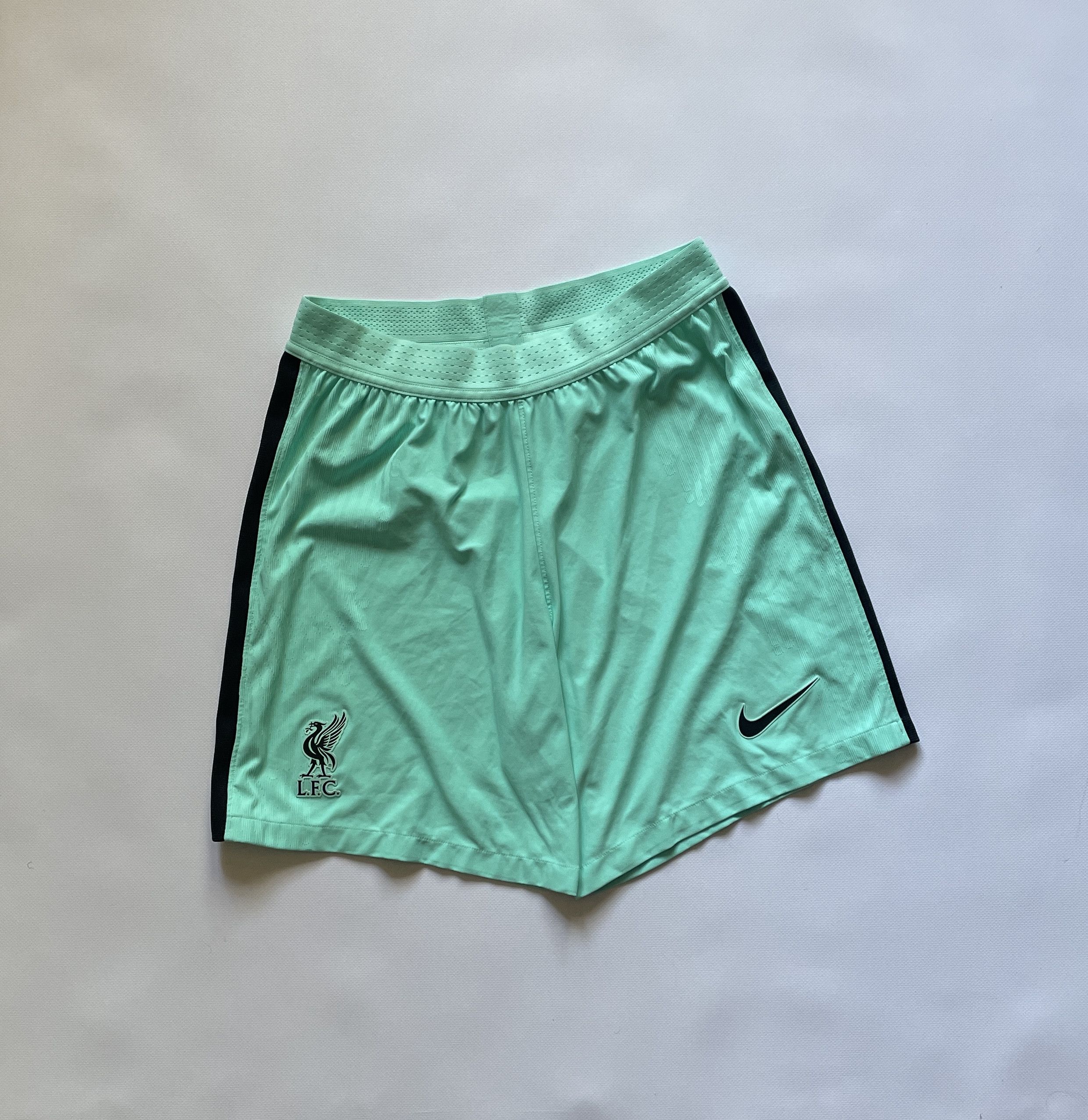 Nike Liverpool Authentic Vaporknit 2020 2021 Football Shorts Away Size US 32 / EU 48 - 1 Thumbnail