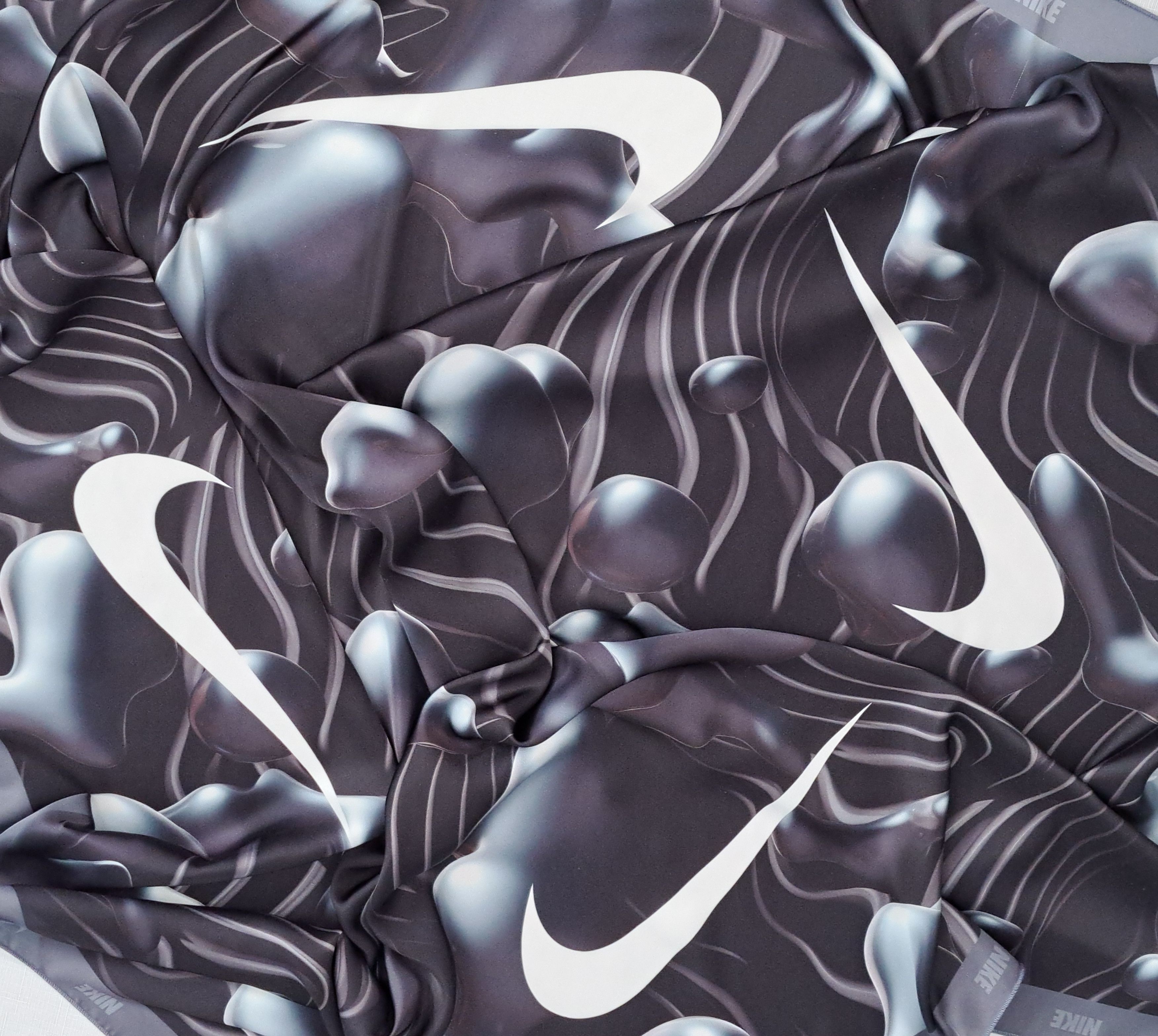 Nike Nike limited edition square scarf. Size ONE SIZE - 3 Thumbnail