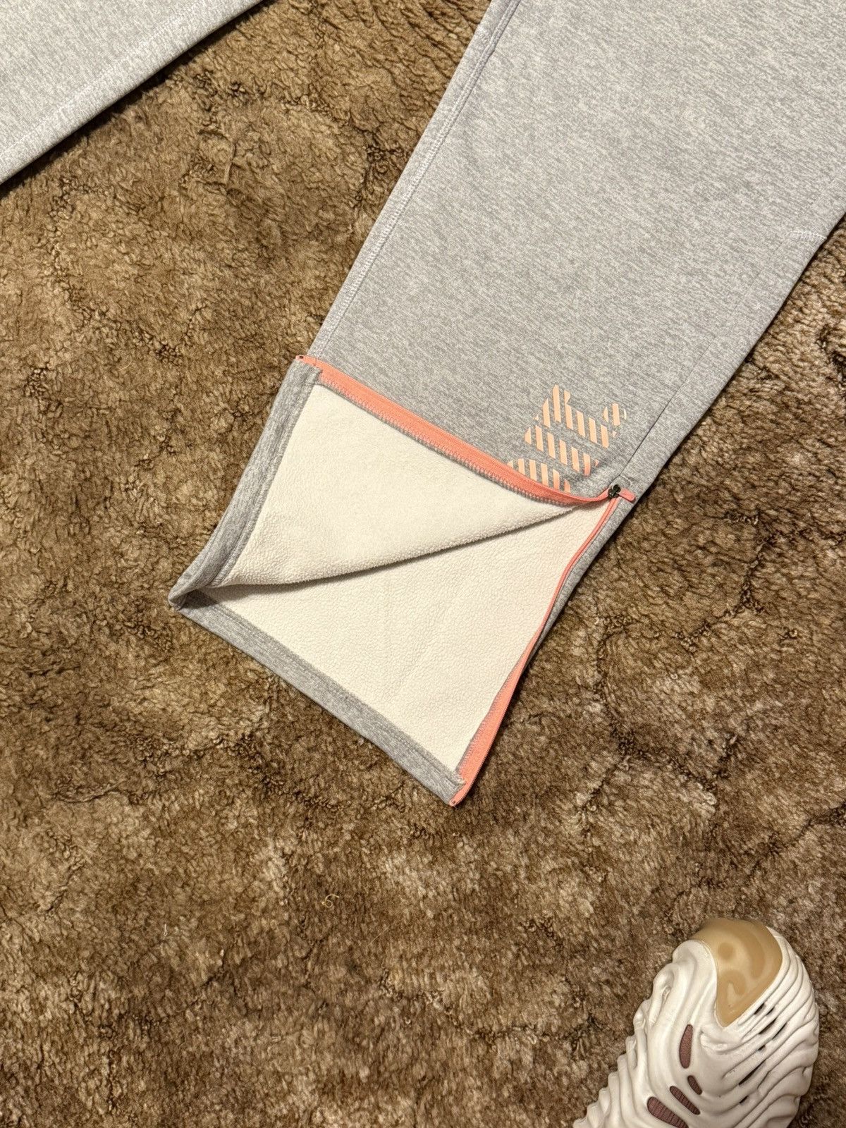 Nike Y2K Nike Small Logo Sweatpants Grey Pink Large Size US 32 / EU 48 - 4 Thumbnail