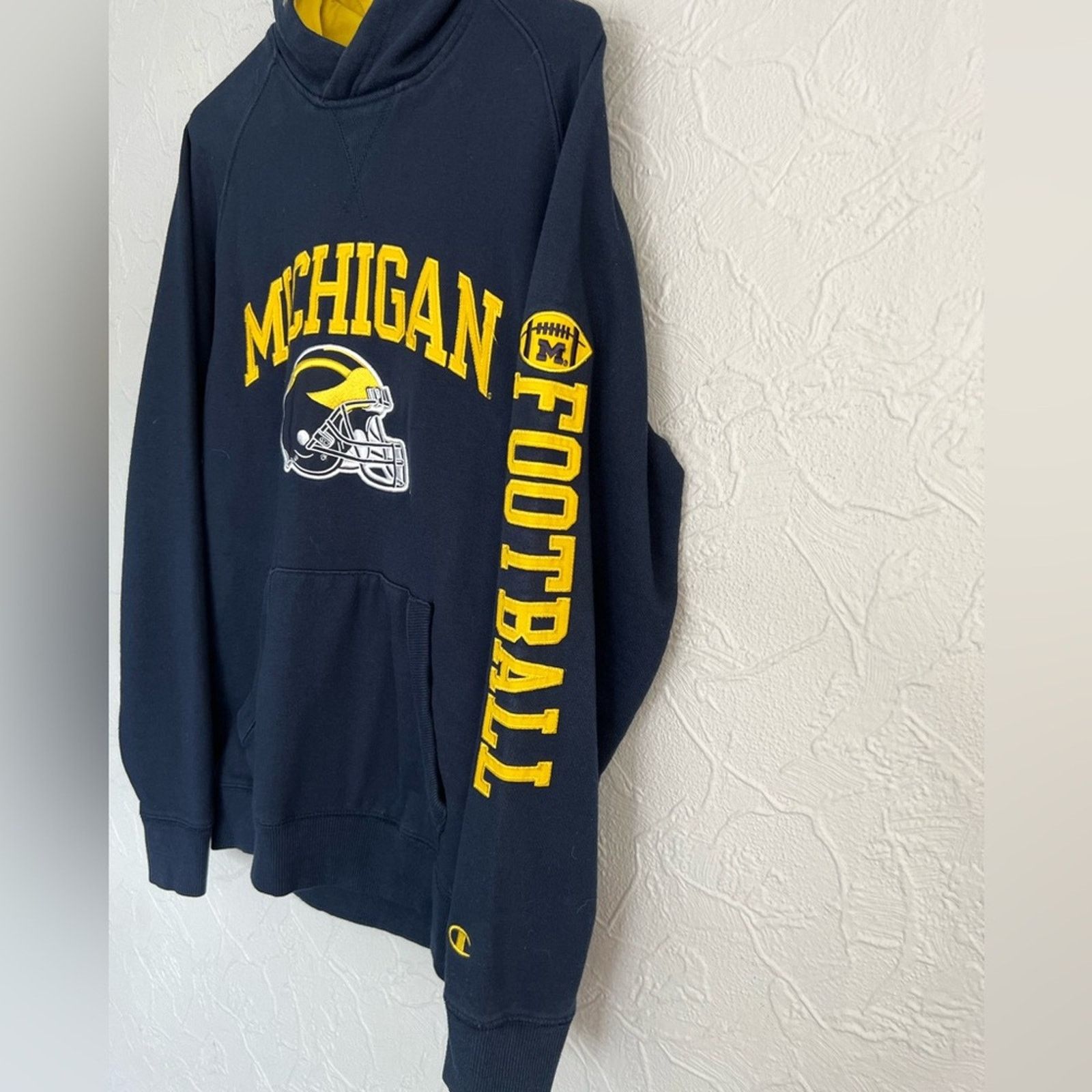 Champion Vintage Champion Michigan Hoodie Embroidered Wolverines Size US M / EU 48-50 / 2 - 7 Thumbnail