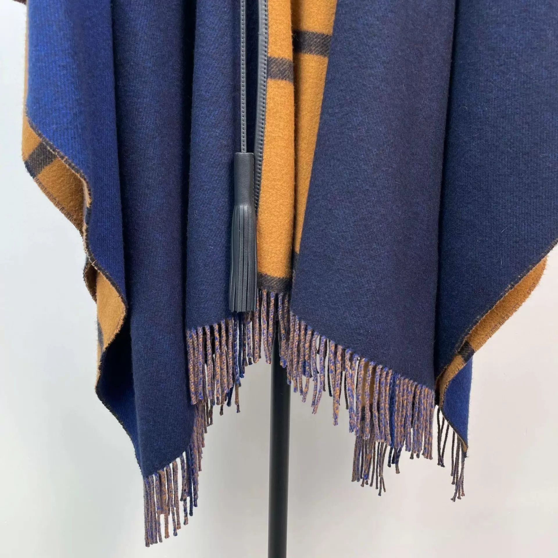 Hermes Hermès 95 New Wool Colorblock Cloak 170/144 Size ONE SIZE - 9 Thumbnail