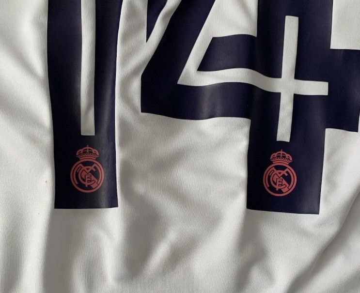 Adidas Jersey Casemiro real madrid Size US S / EU 44-46 / 1 - 3 Thumbnail