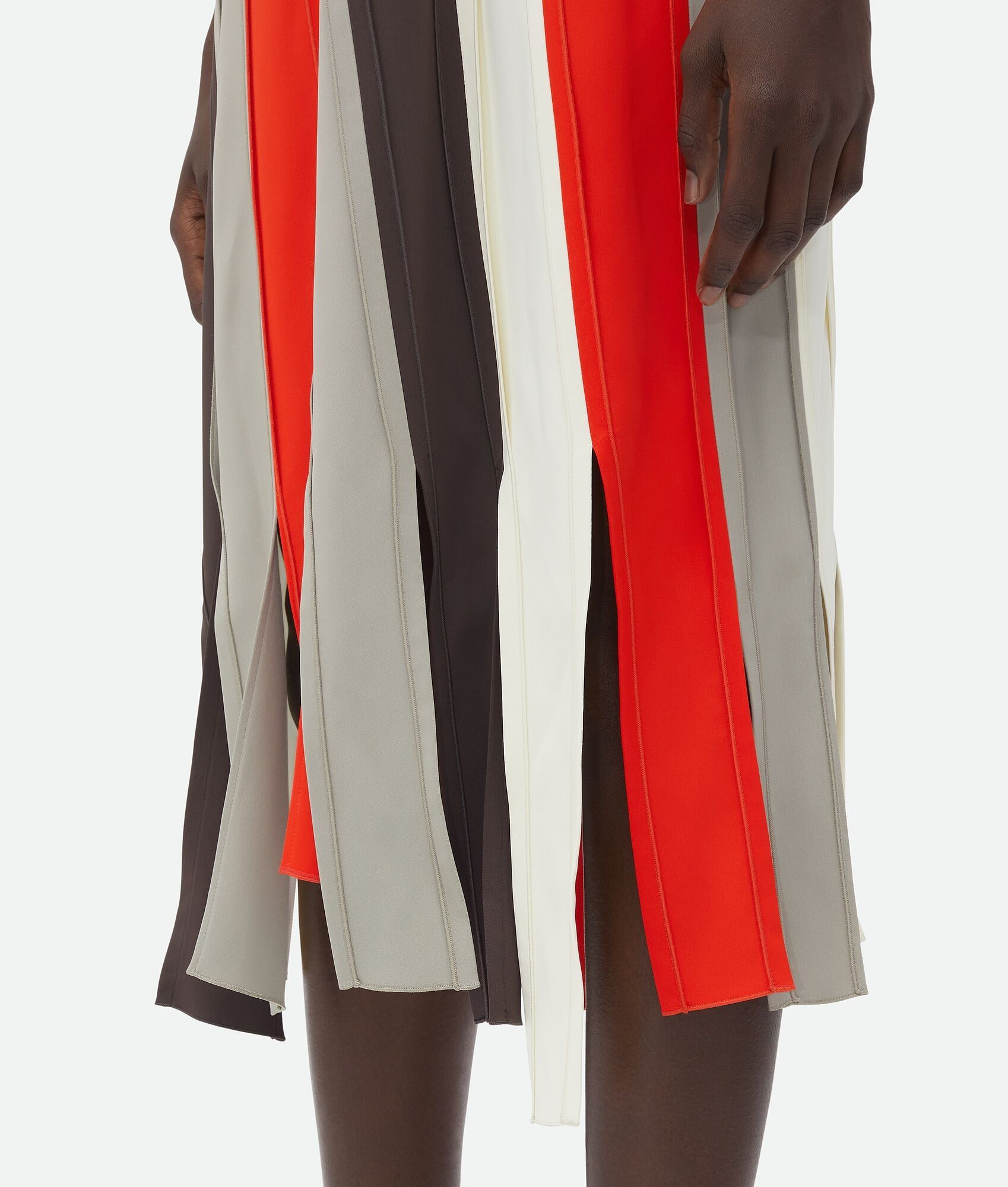 Bottega Veneta o1w1db10825 Fluid Viscose Stripe Dress in Multicolor Size M / US 6-8 / IT 42-44 - 5 Thumbnail