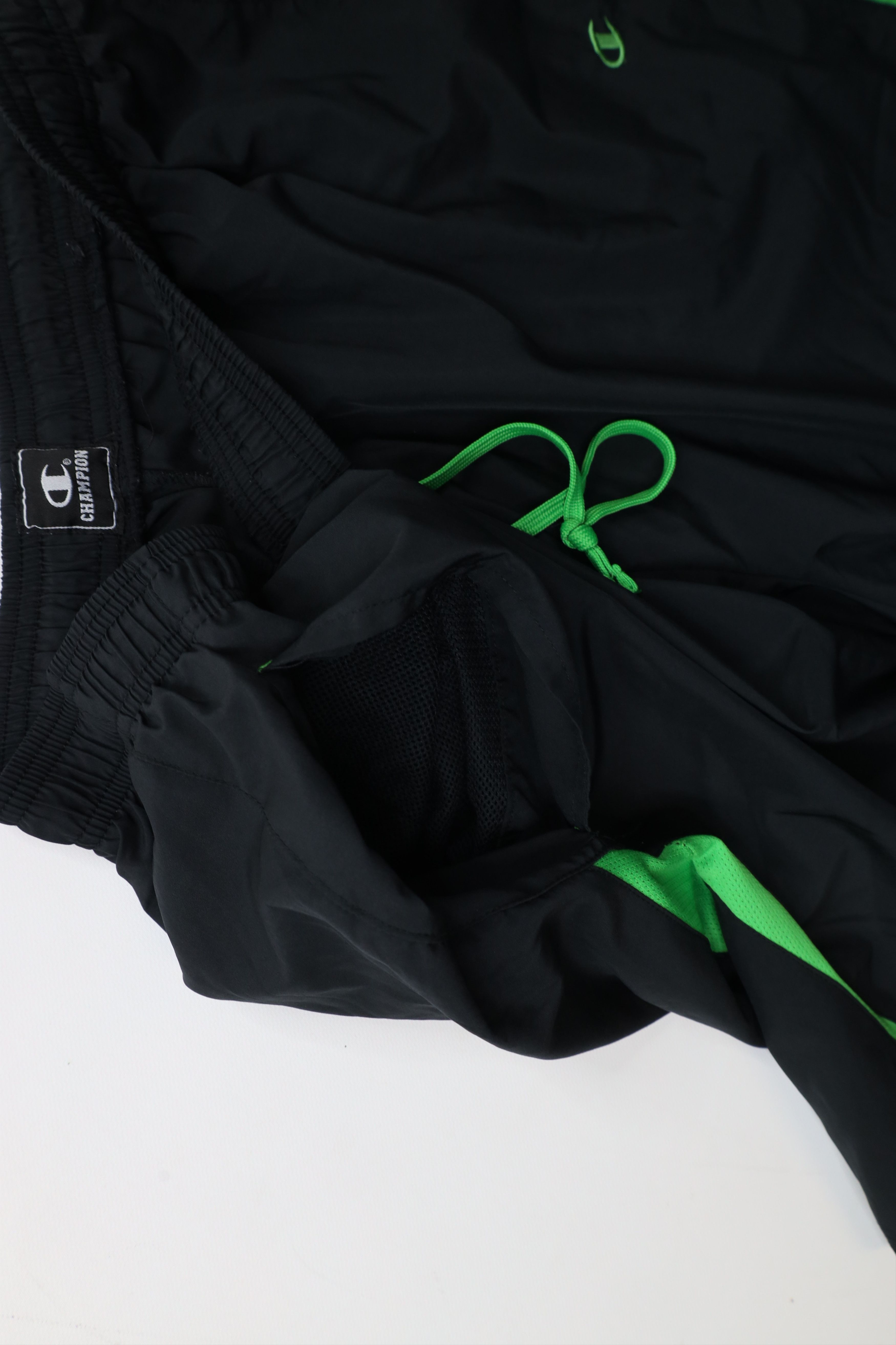 Champion × Vintage Vintage 90s Champion Classic Logo Running Soccer Shorts Size US 34 / EU 50 - 8 Thumbnail