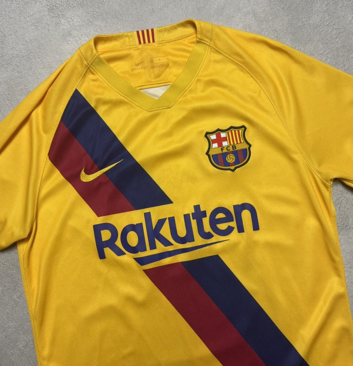 Nike Barcelona 2019 2020 Away Football Shirt Soccer Jersey Nike Size US M / EU 48-50 / 2 - 3 Thumbnail