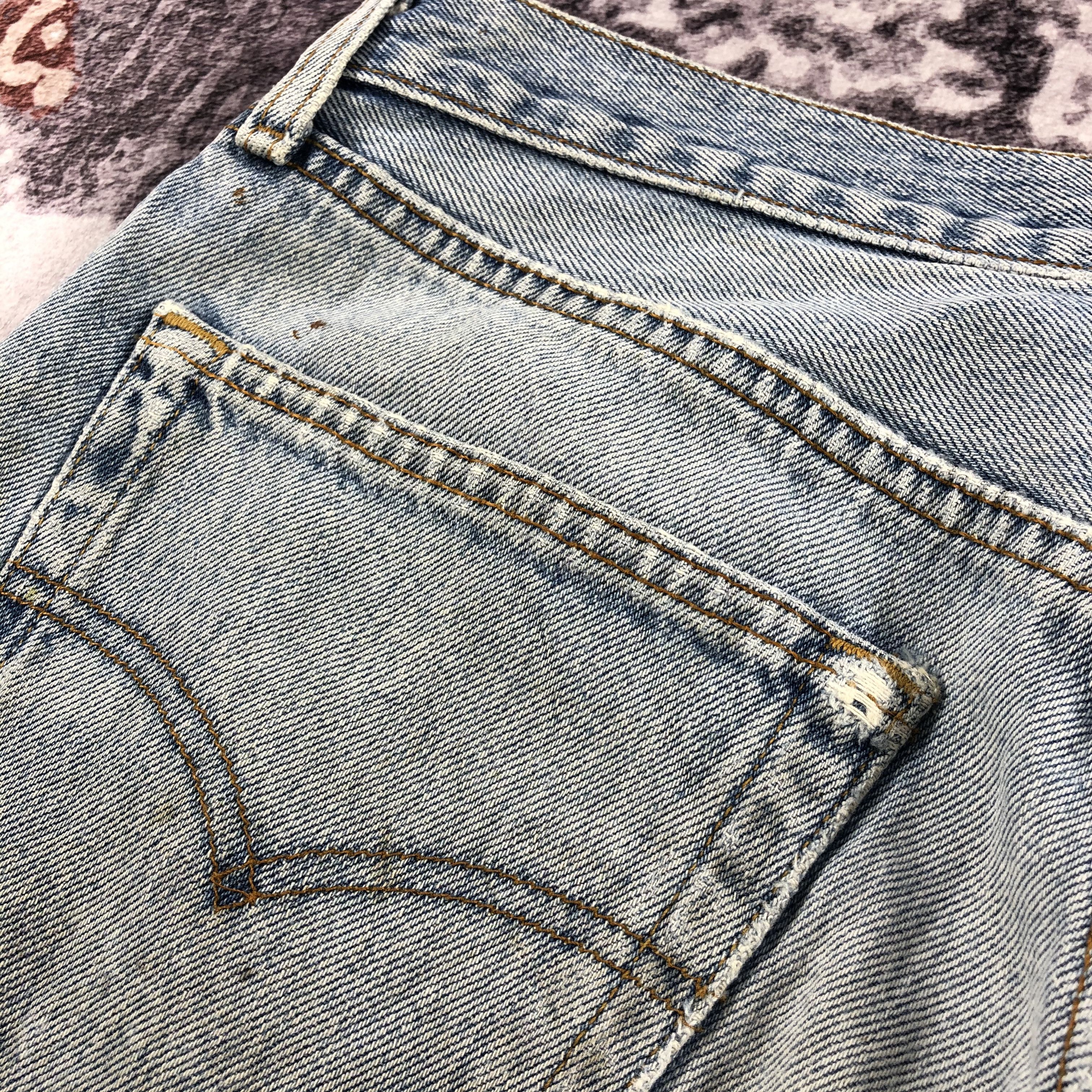 Levi's 90s Vintage Light Wash Levis 501 Jeans-JM2188 Size US 31 - 9 Thumbnail