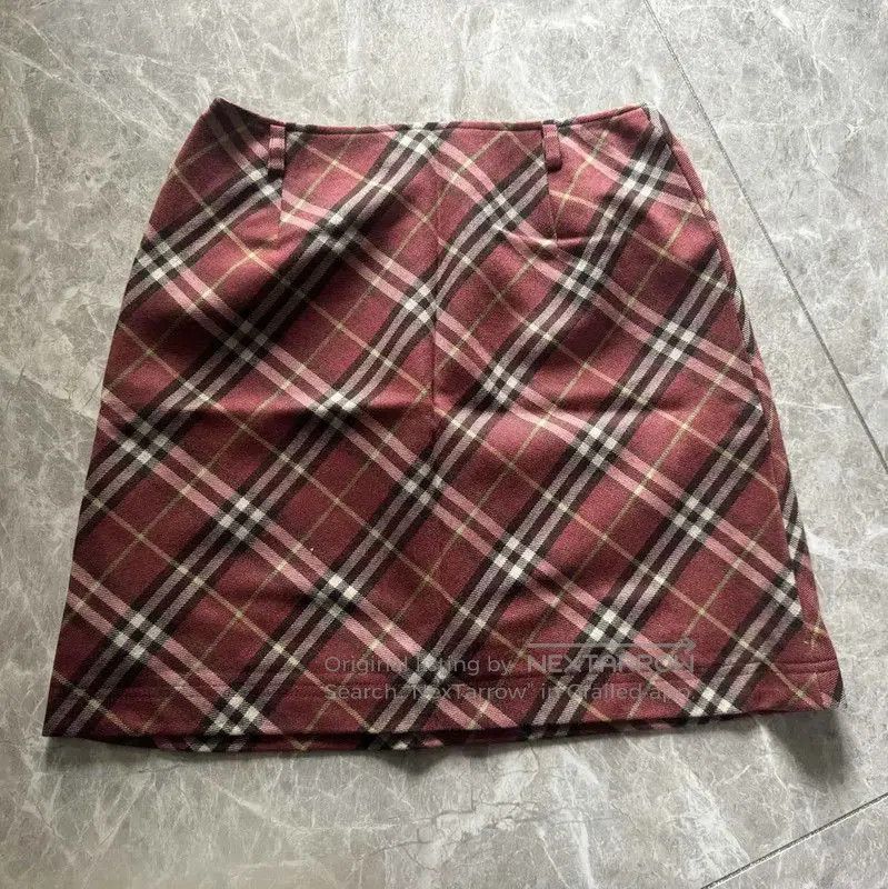 Burberry Burberry Color Block Wool Mini Skirt. Size 23" - 1 Thumbnail