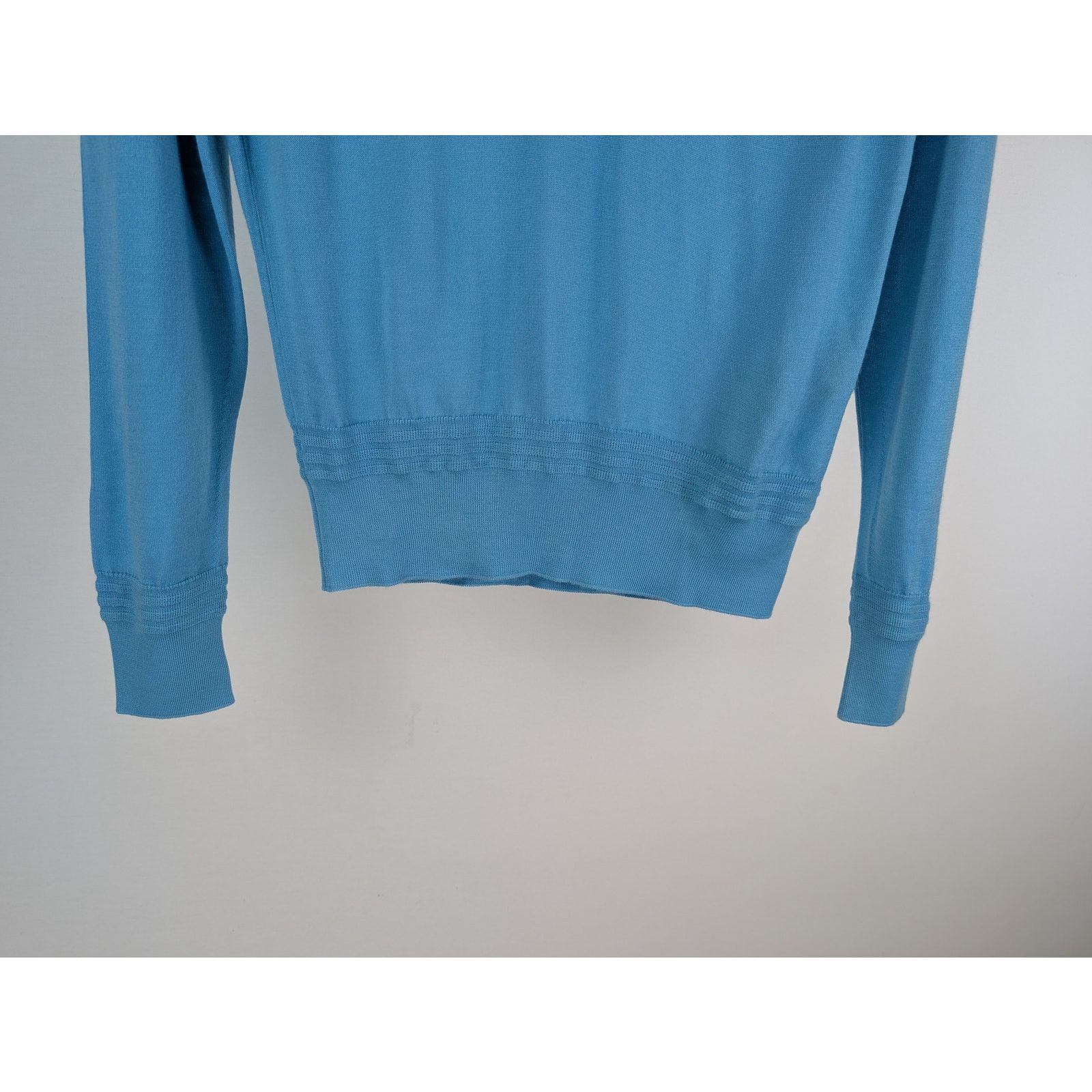 Tom Ford o1rshd1 V-Neck Knitwear Sweatshirt Sweater in Sky Blue Size US S / EU 44-46 / 1 - 4 Thumbnail