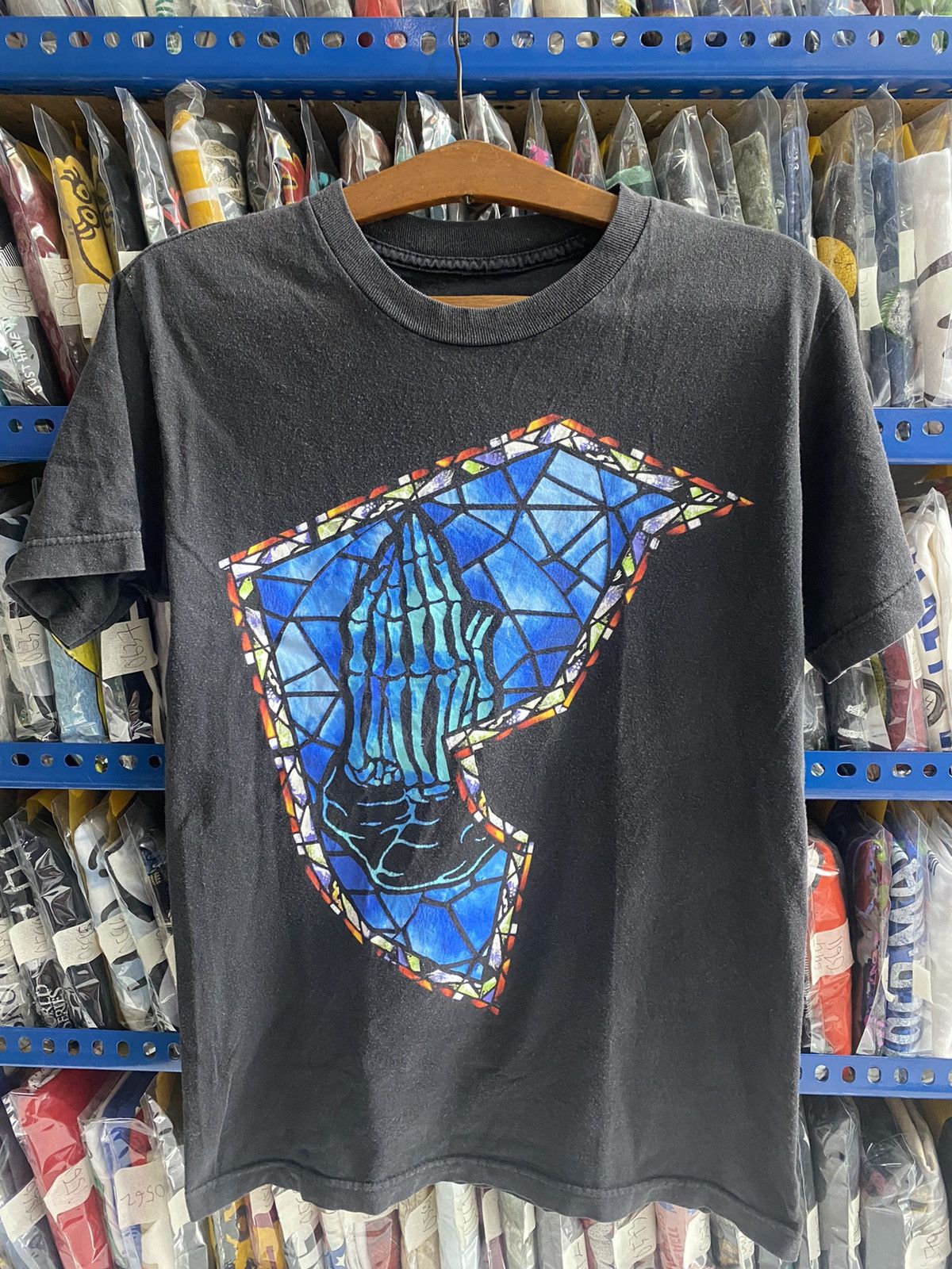Vintage FOMOUS STAR AND STRAPS TSHIRT Size US S / EU 44-46 / 1 - 1 Thumbnail