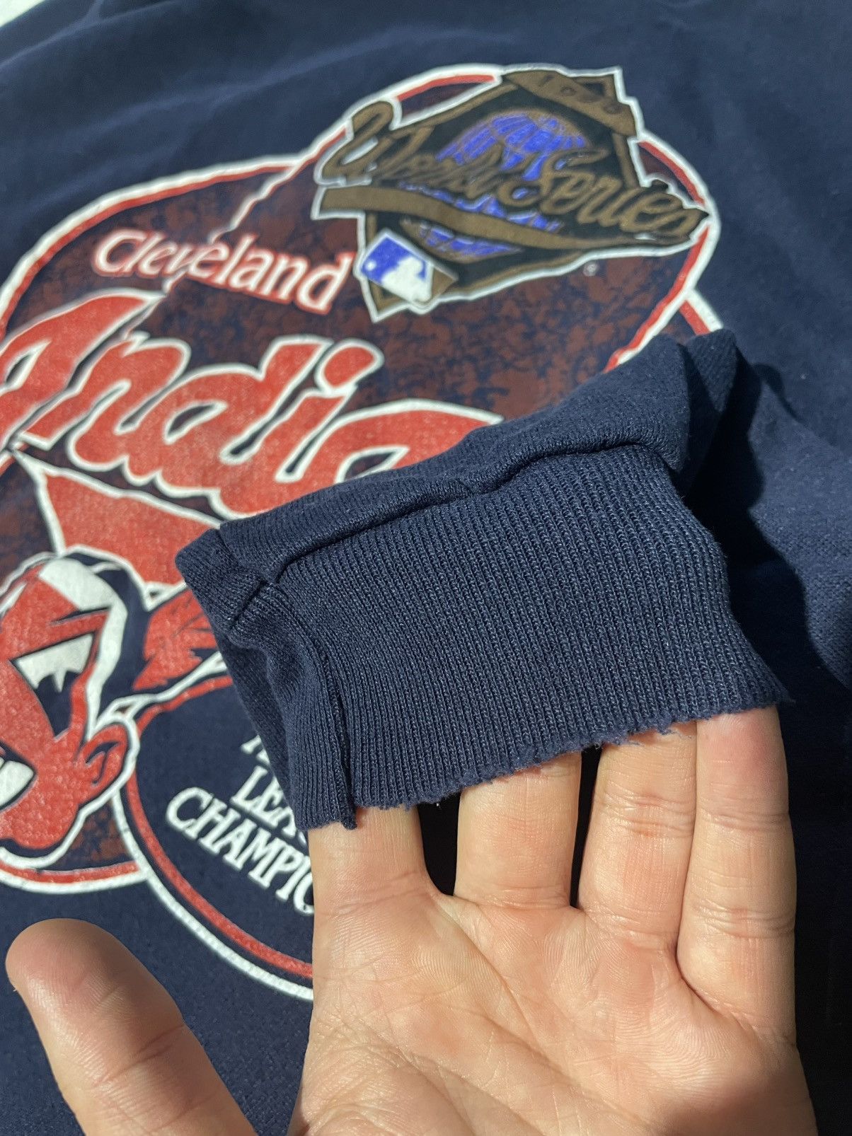 MLB 1995! Vintage Indians Cleveland MLB World Series Sweatshirt Size US L / EU 52-54 / 3 - 16 Thumbnail