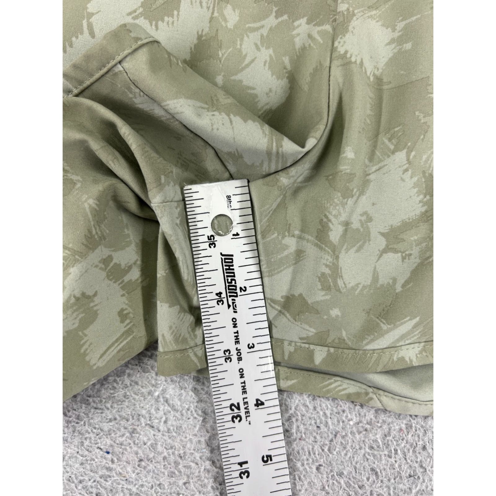 Vintage Columbia Shorts Womens Cargo 5-Pocket Elastic Waist Camouflage Green Polyester Blend Mulitple Inseam 4in Regular Large 36" Waist 36x4 Size 36" / US 14 / IT 50 - 6 Thumbnail