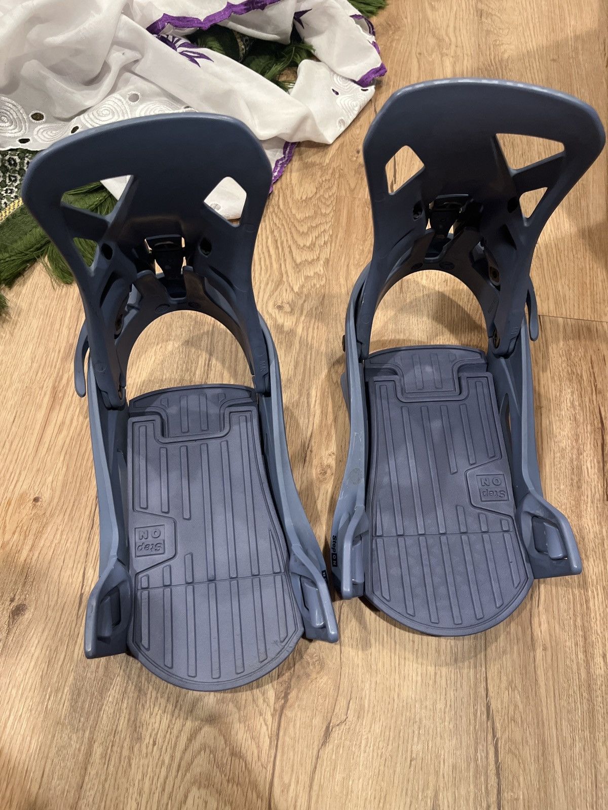 Burton Burton Step on bindings Size US 8.5 / EU 41-42 - 1 Thumbnail