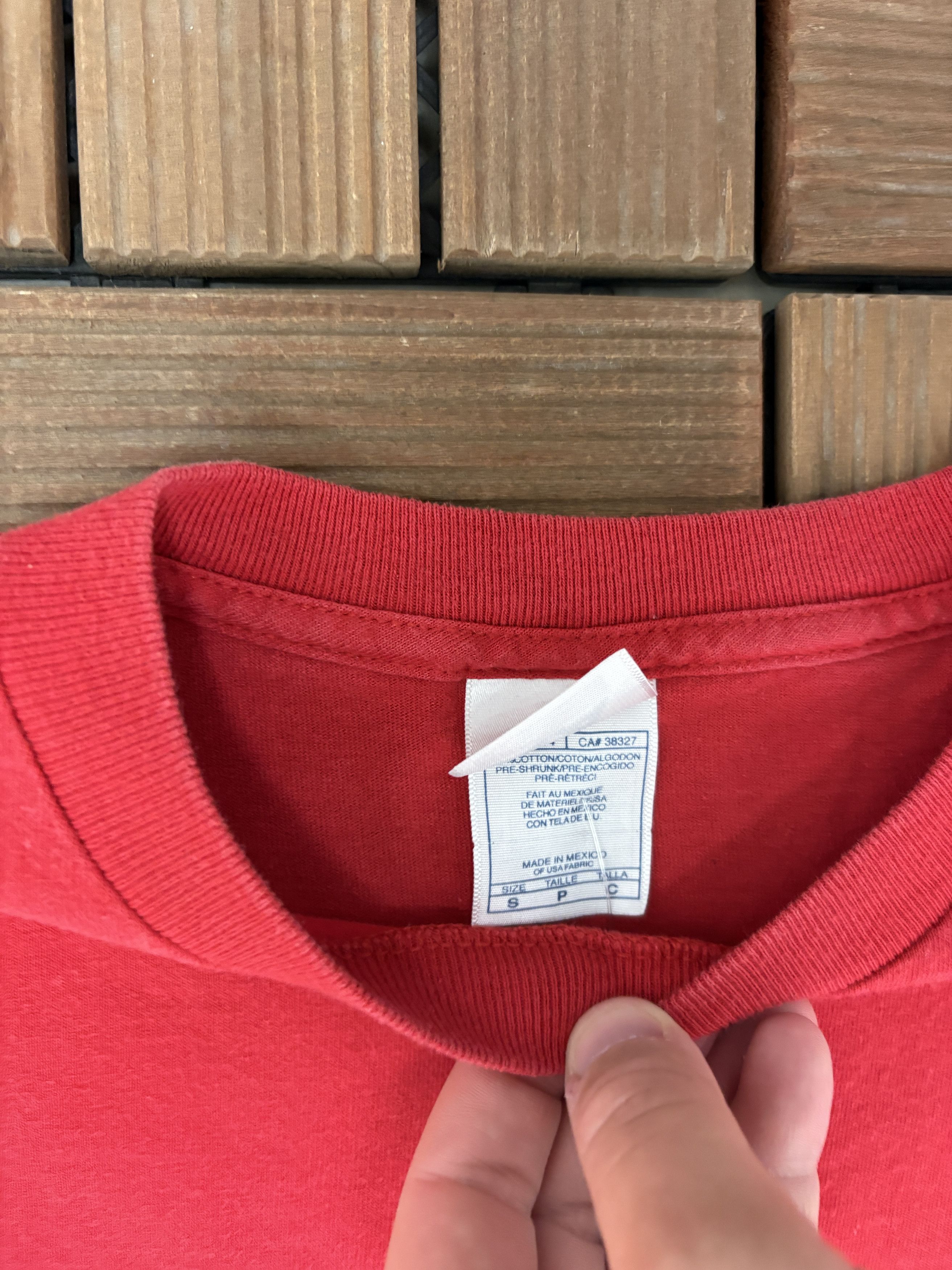Vintage Family Guy I'll Be On Your Bed No Calls Vintage Red Tee Size US S / EU 44-46 / 1 - 6 Thumbnail