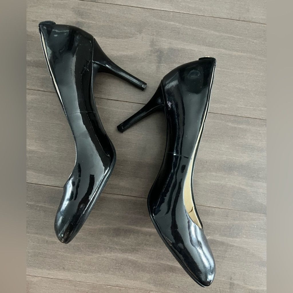 Michael Kors Michale Kors MK Patent leather flex pump heels 9N Narrow Size US 9 / IT 39 - 5 Thumbnail