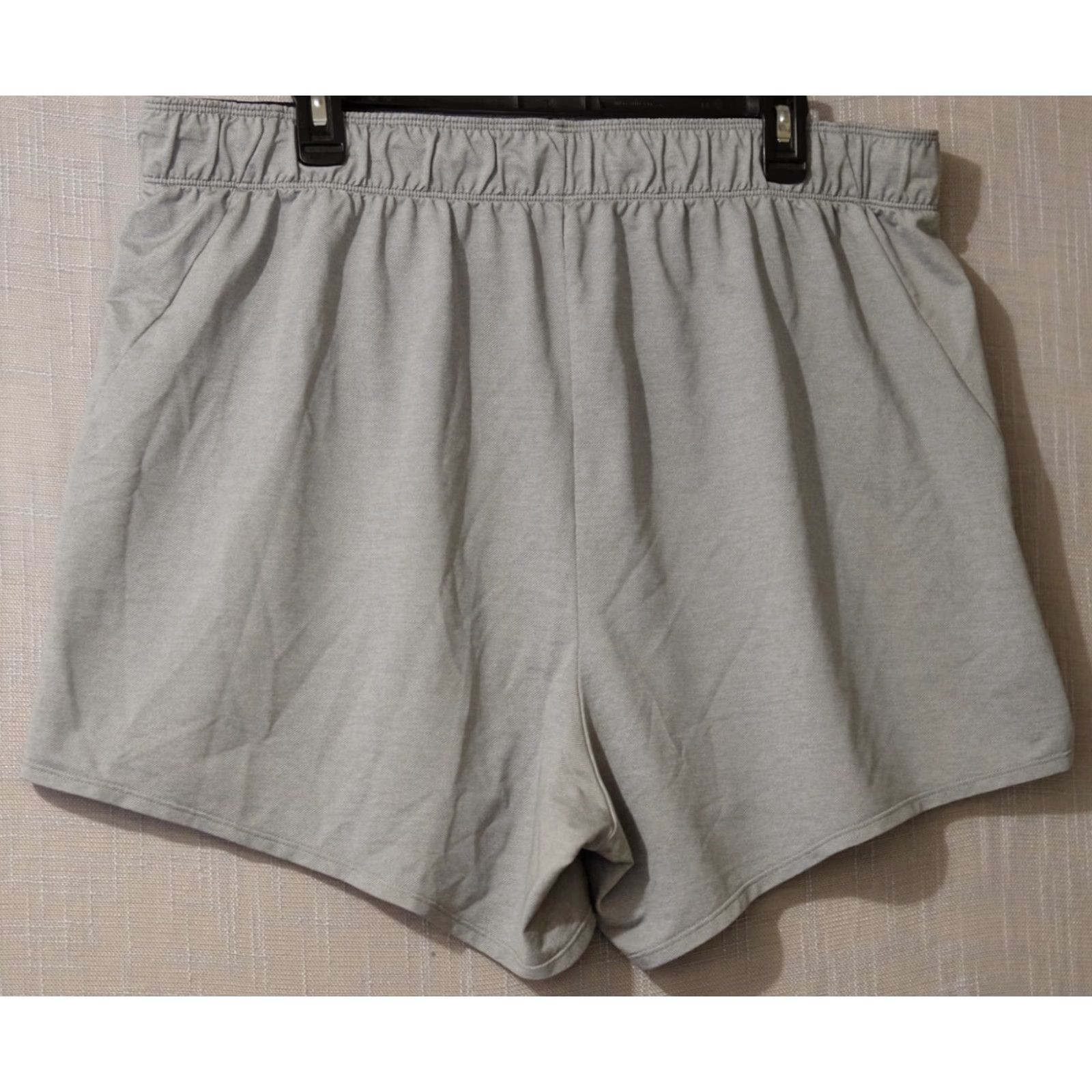 Nike Nike Dri-Fit Stretch Athletic Running Shorts Grey Women's 1X Athletic Shorts Nike Women's 1X Grey Dri-Fit Stretch Running Shorts Size 40" / US 18 - 5 Thumbnail