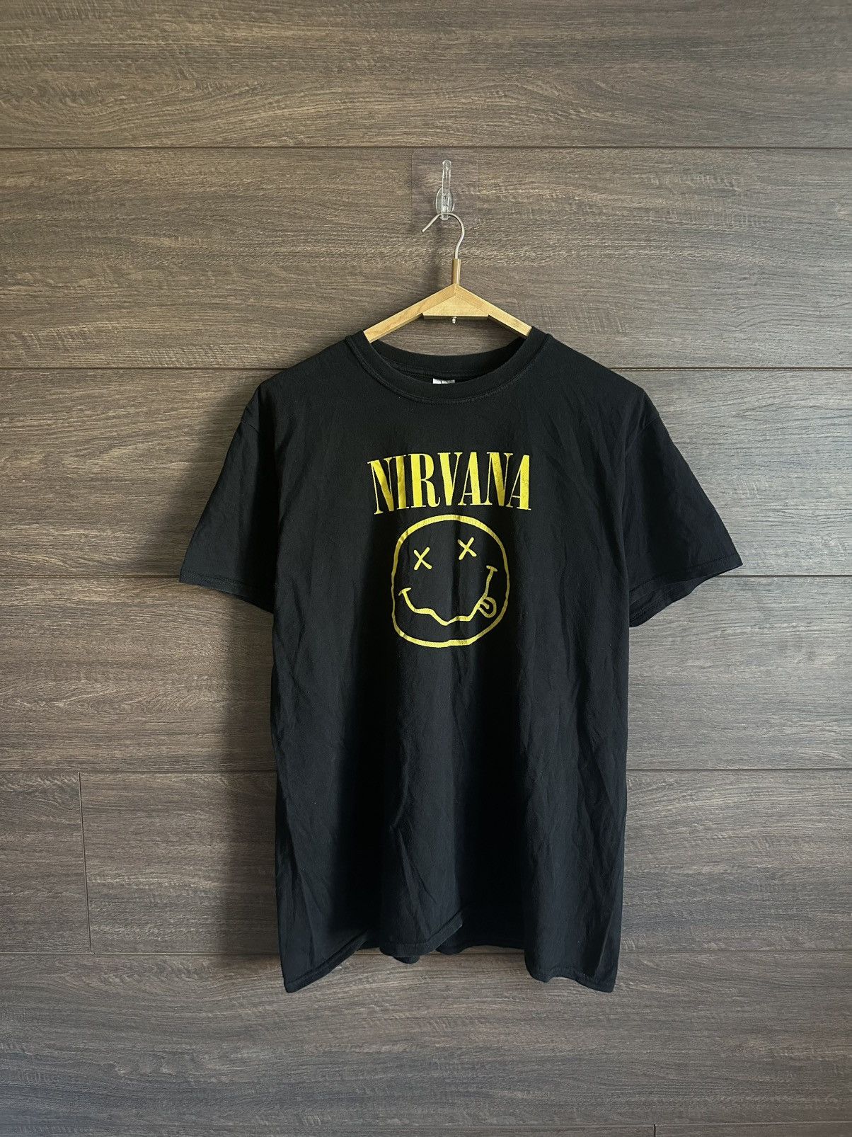Nirvana Vintage Nirvana 1992 Reprint Smiley Logo Graphic T-Shirt XL Size US XL / EU 56 / 4 - 1 Thumbnail