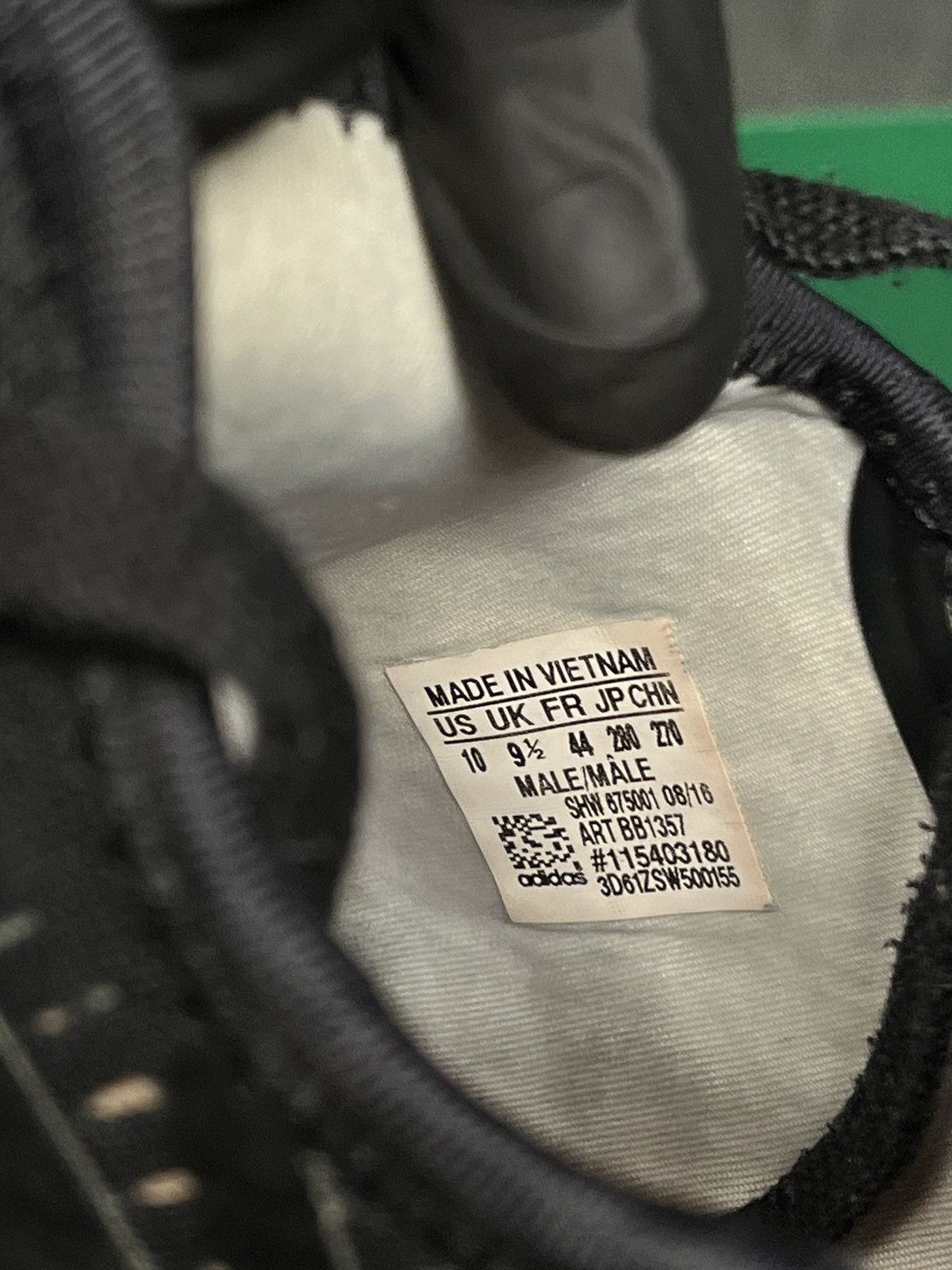 Adidas × Japanese Brand RARE Adidas NMD R1 base green core black Size US 10 / EU 43 - 12 Thumbnail