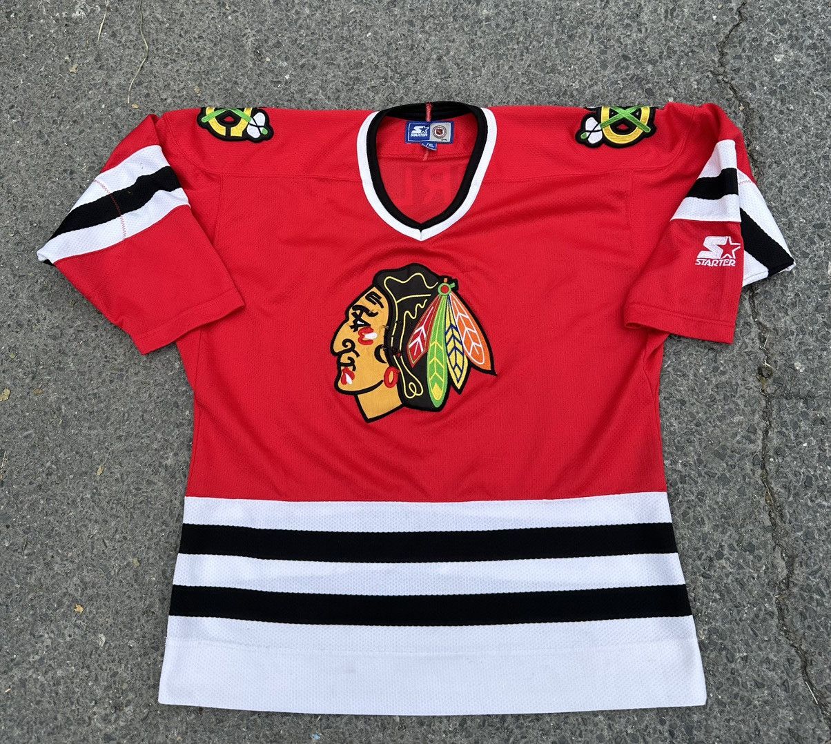 Starter Vintage Chicago Blackhawks NHL hockey Starter Jersey Size US XL / EU 56 / 4 - 1 Thumbnail