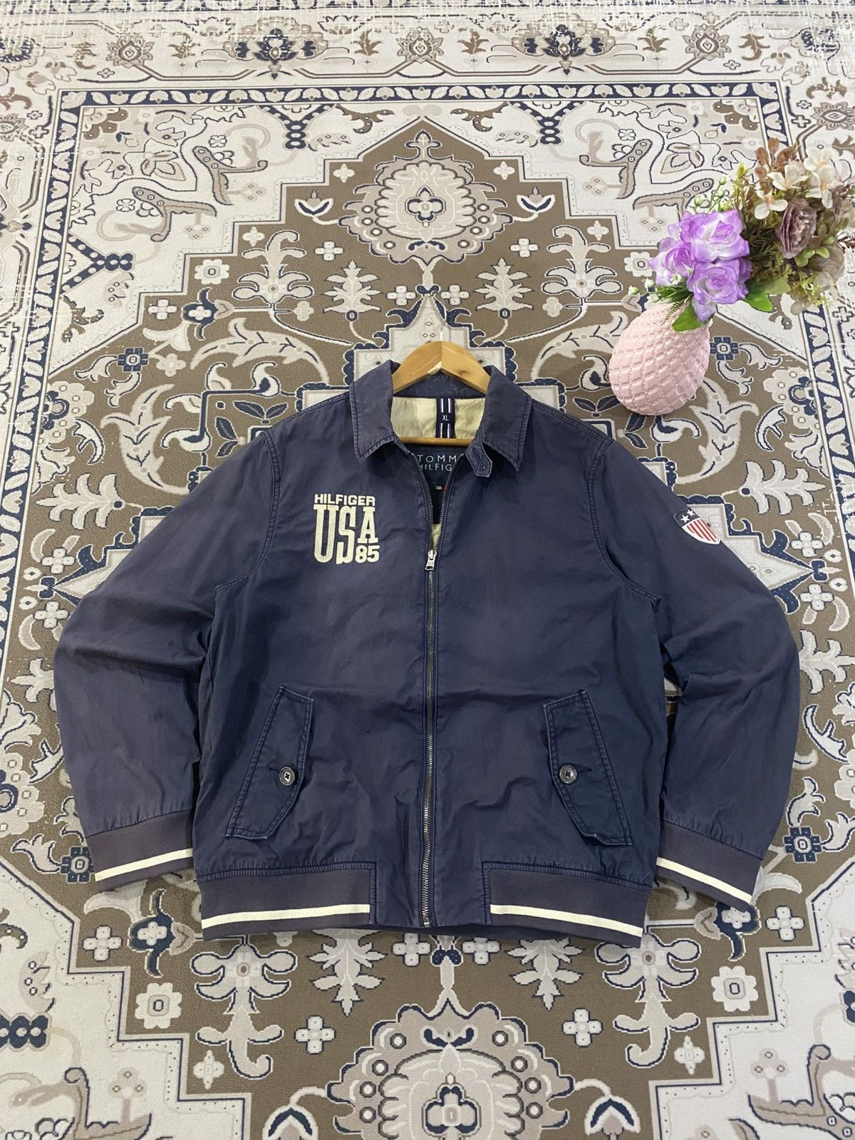 Tommy Hilfiger VINTAGE TOMMY HILFIGER BIG SPELLOUT VARSITY Size US XL / EU 56 / 4 - 1 Thumbnail