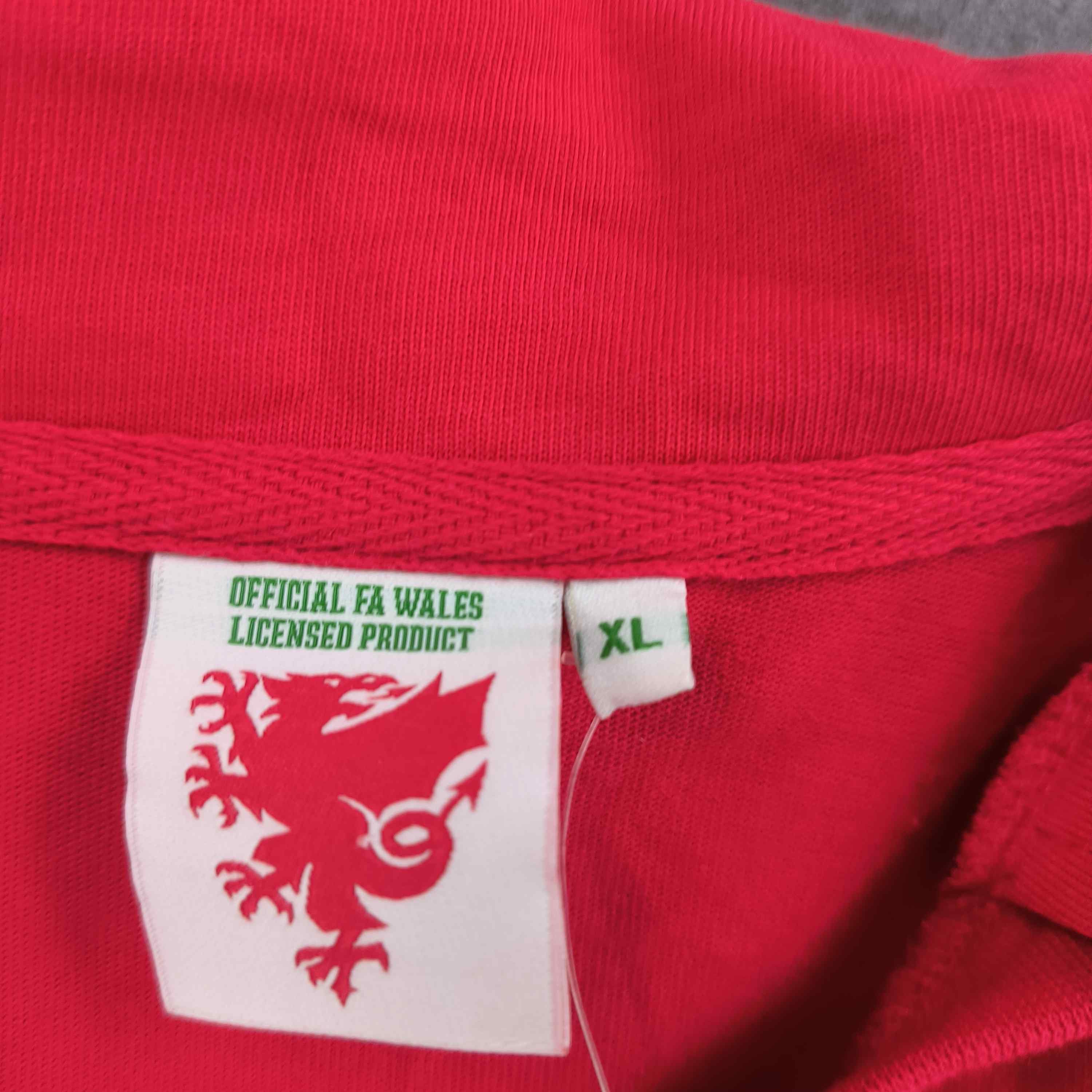 Other NEW Wales 1976 home retro (BNWT) football jersey size XL Size US XL / EU 56 / 4 - 4 Thumbnail