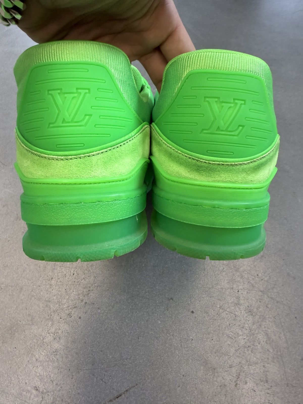 Louis Vuitton Louis Vuitton Trainer Fluorescent Green Size LV 10 / US 11 Size US 11 / EU 44 - 9 Thumbnail
