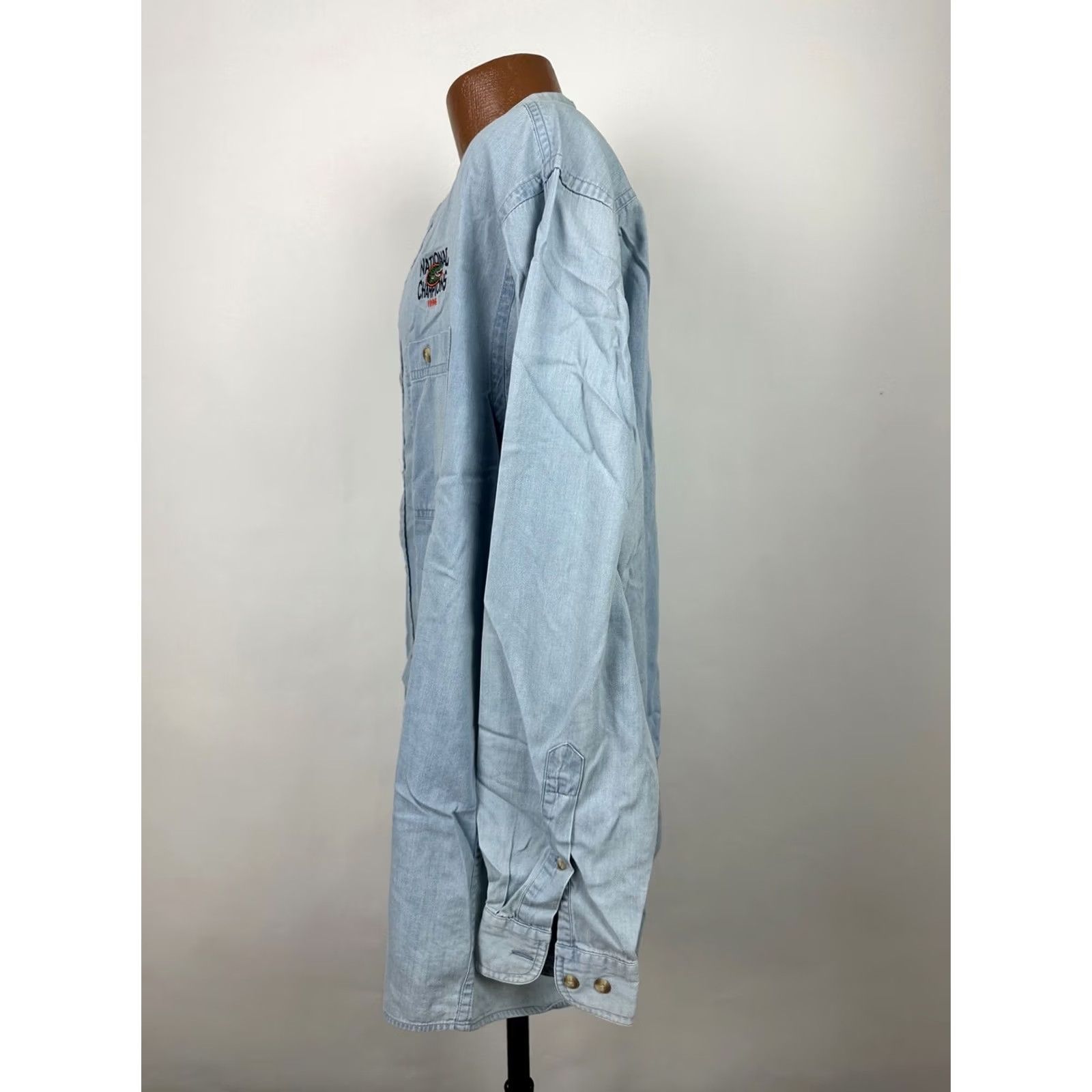 Vintage VINTAGE Florida Gators Shirt Gear for Sports Chambray Band Collar Mens Large Blue 90s College Football Shirt Size US L / EU 52-54 / 3 - 7 Thumbnail