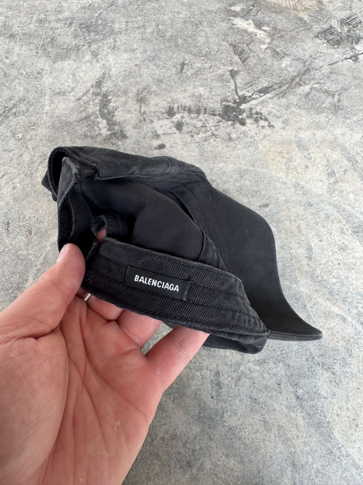 Balenciaga *RARE* BALENCIAGA 5:20 CAP HAT CHINA VALENTINE DAY DEMNA Size ONE SIZE - 4 Thumbnail