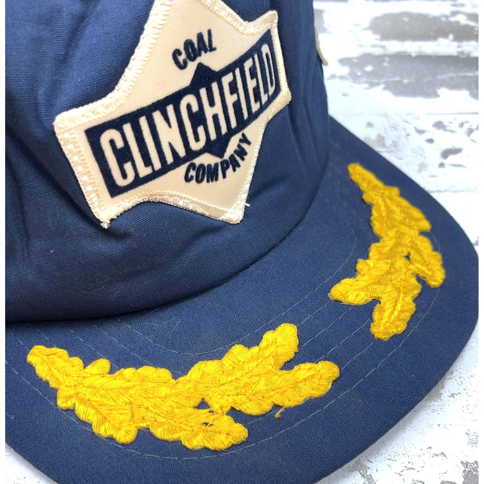Coal VINTAGE Clinchfield Coal Trucker Hat Cap Patch Snap Back 80s 90s Leafs Mining Size ONE SIZE - 6 Thumbnail