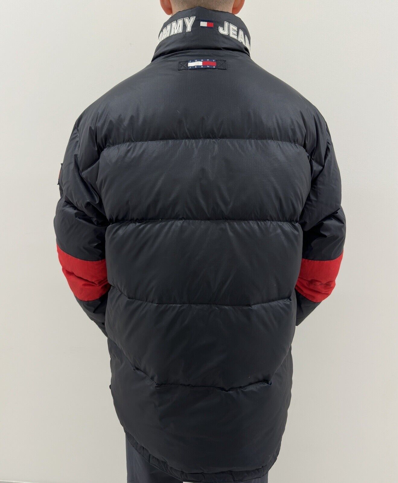Tommy Hilfiger Vintage Tommy Hilfiger Jeans Puffer Down Jacket Mens Arctic Size US XL / EU 56 / 4 - 6 Thumbnail