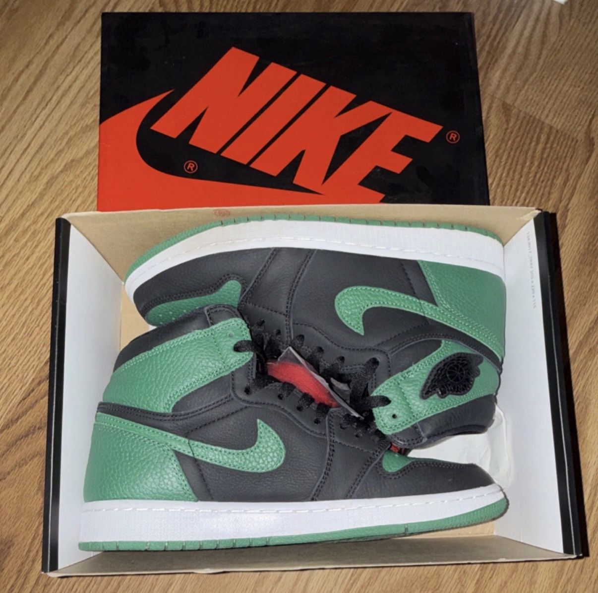 Nike Air Jordan 1 High OG ‘Pine Green 2.0’ 2021 Size US 9 / EU 42 - 2 Thumbnail