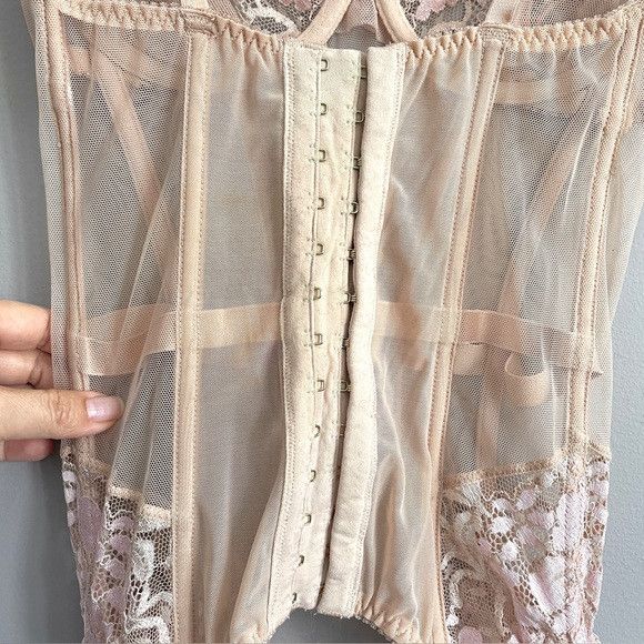 Agent Provocateur Agent Provocateur Nude Pink Lace Gianna Basque Corset - 32C Size ONE SIZE - 9 Thumbnail