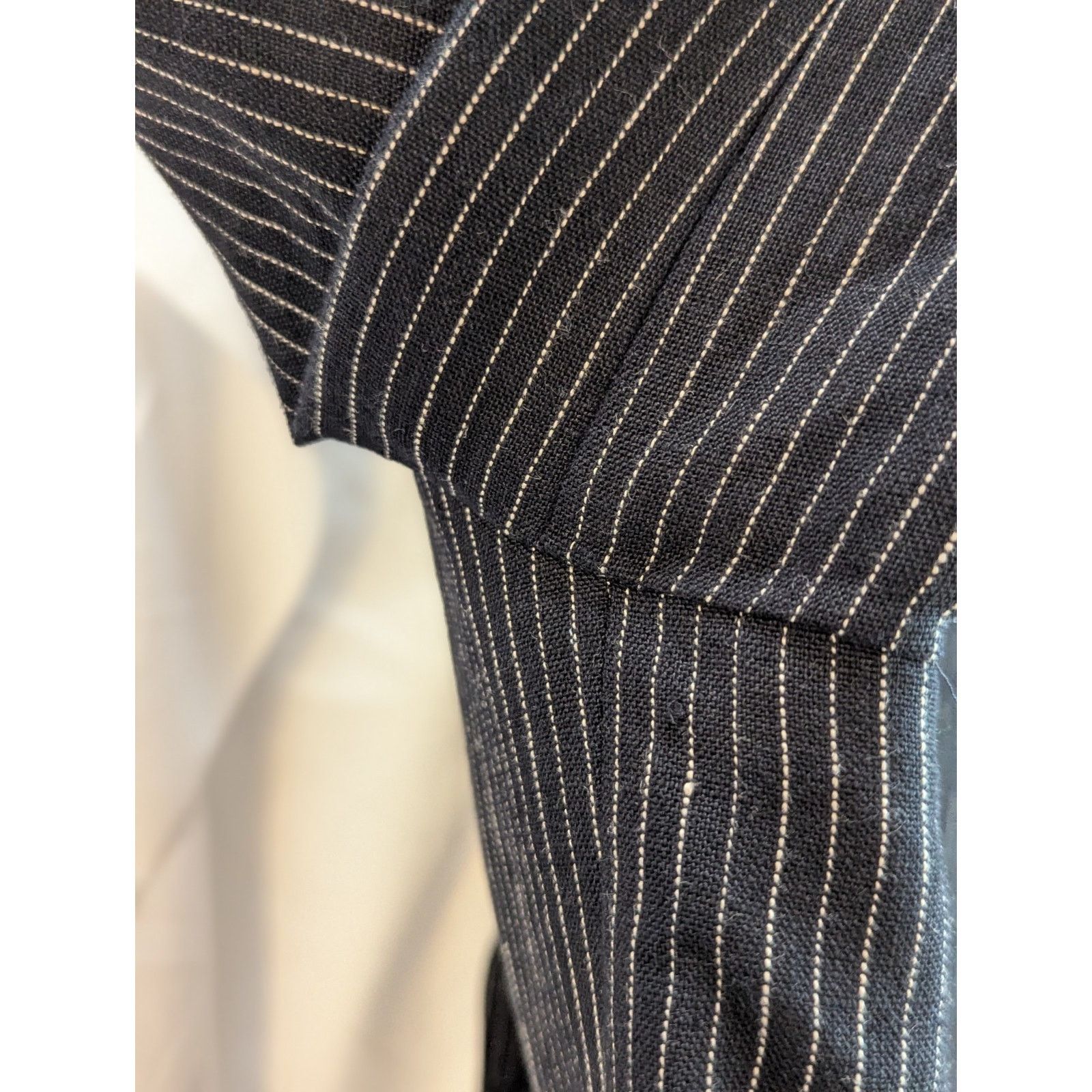 Joseph Abboud Size 38L Black w/White Pin Stripes Linen 2 Button Notch Size 38L - 20 Thumbnail