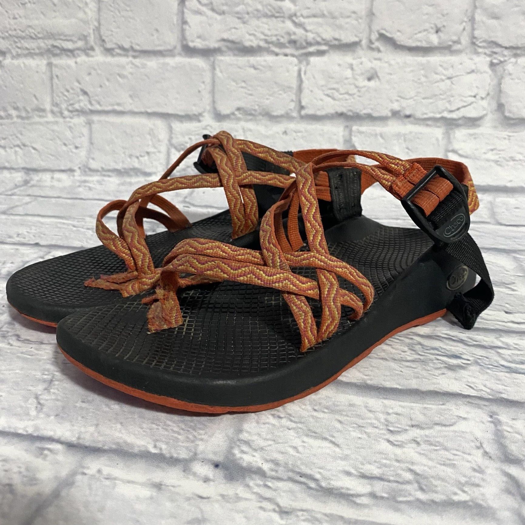 Chaco Chaco Z2 Classic Outdoor Sandals Orange Gray Geo Pattern Womens Size 9 Sandal Size US 7 / IT 37 - 4 Thumbnail