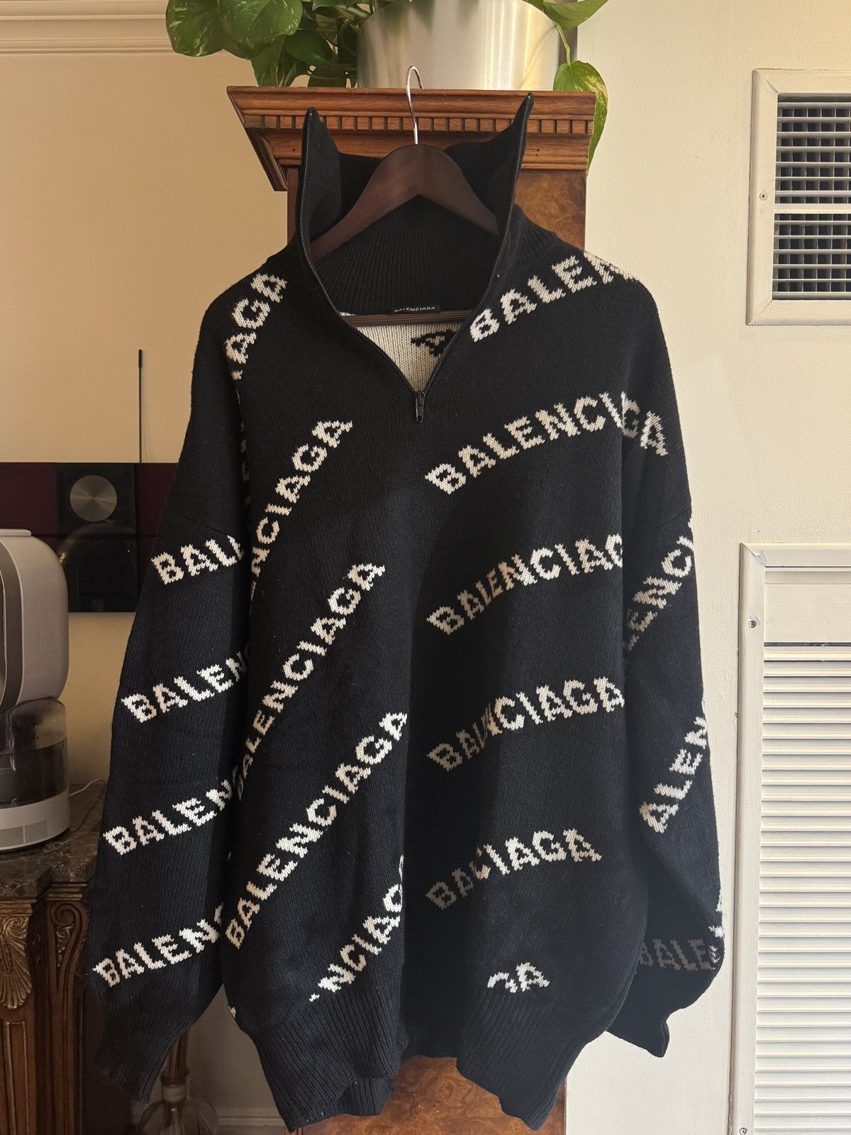 Balenciaga Balenciaga Camel Hair/Wool Blend Knit Logo Quarter Zip Small Size US S / EU 44-46 / 1 - 5 Thumbnail