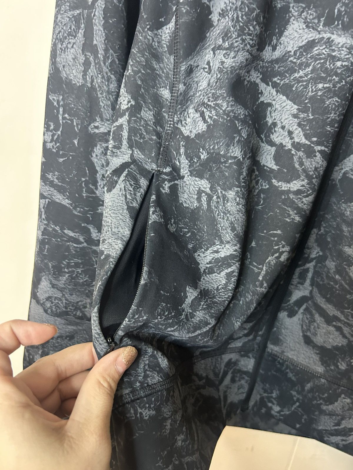 Other Lole Womens Grey/Black Camo Yoga Active Wear Jacket Size XL Size XL / US 12-14 / IT 48-50 - 3 Thumbnail