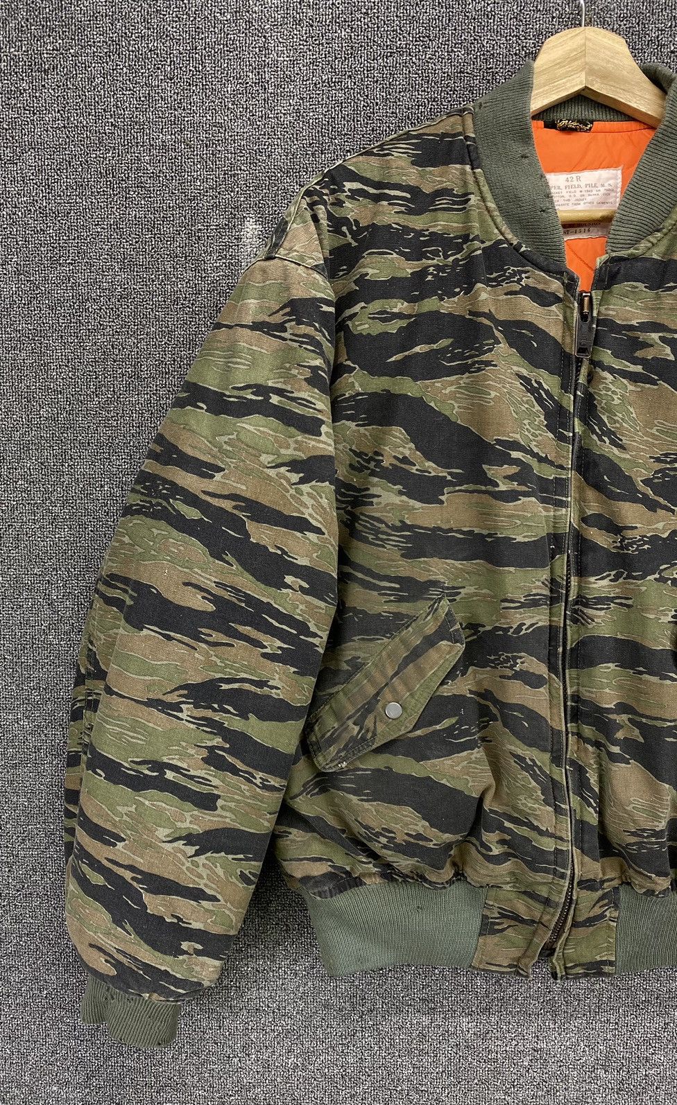 Vintage Vintage Made By Houston Jumper Field Camo Bomber Jacket Size US M / EU 48-50 / 2 - 3 Thumbnail