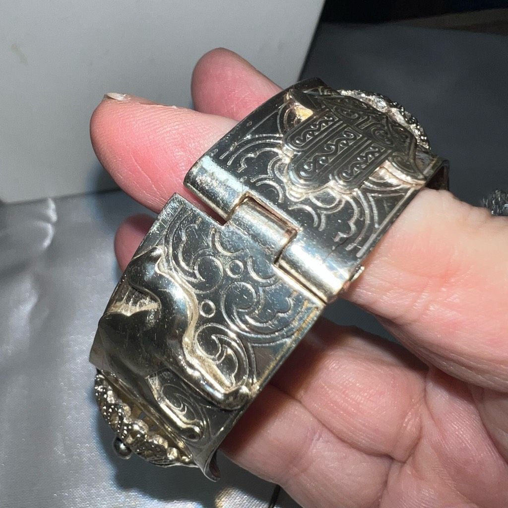 Vintage Silver Plated Vintage Hamsa and Camel Ethnic Cuff Bracelet Size ONE SIZE - 4 Thumbnail