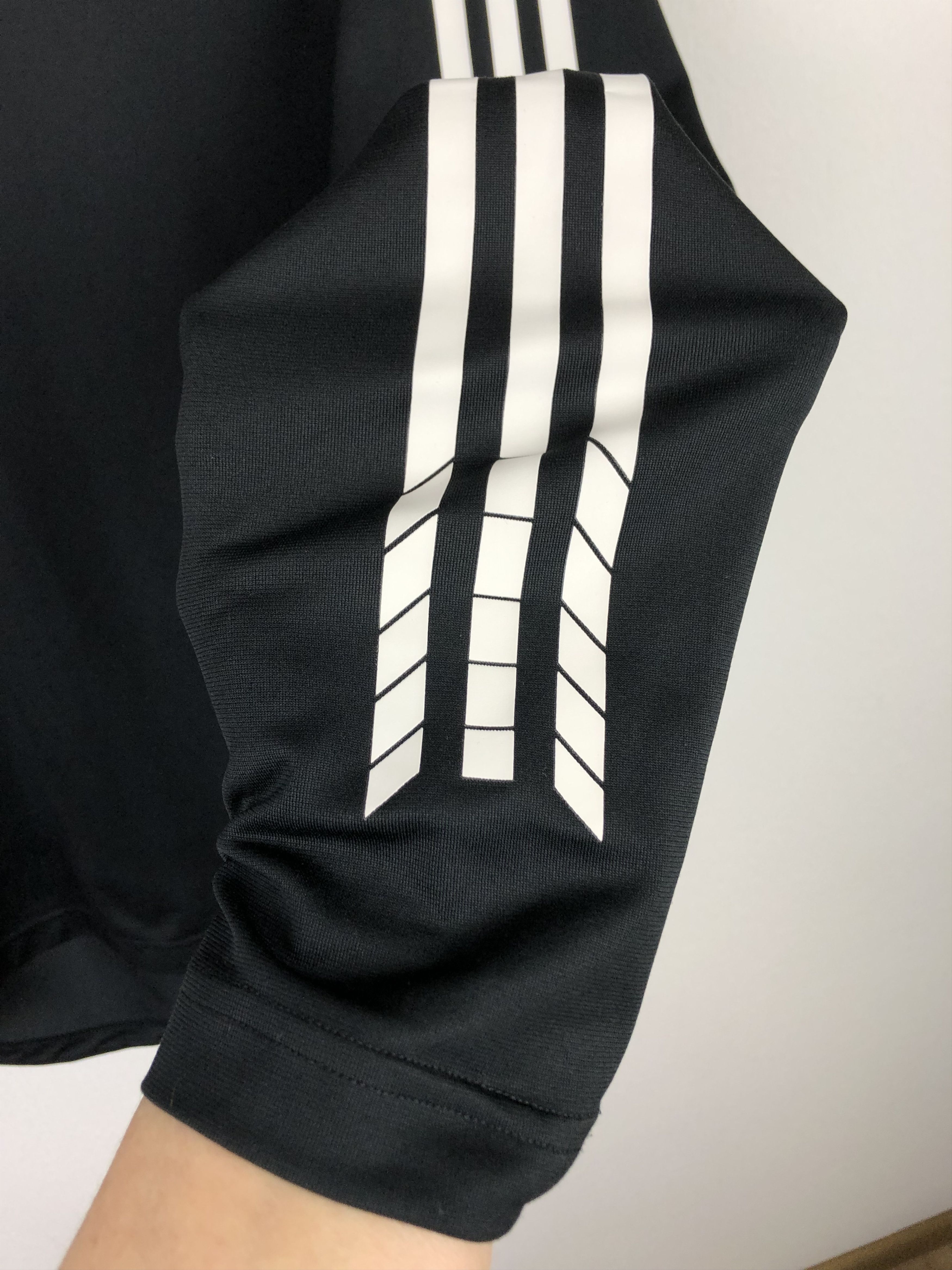 Adidas Vintage Adidas Newcastle United Football Train Jacket Size US L / EU 52-54 / 3 - 5 Thumbnail