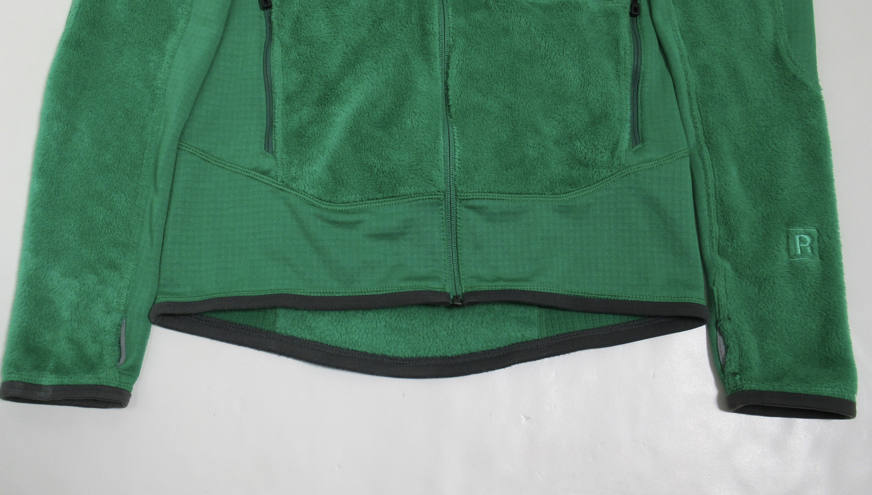 Patagonia Patagonia Men's R2® Jacket Tumble Green TMBG 25137FA14 Size US S / EU 44-46 / 1 - 3 Thumbnail