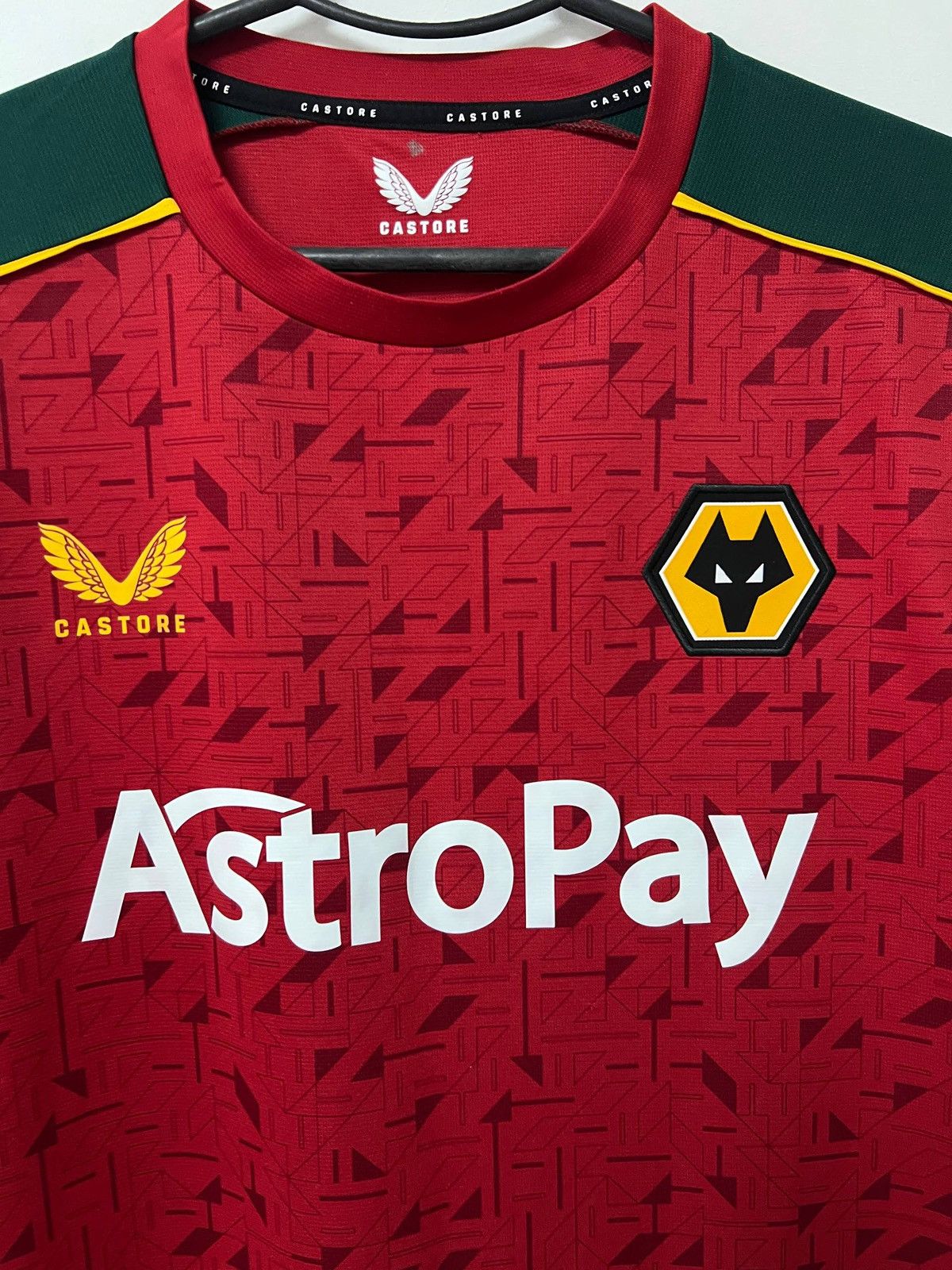 Castore Vintage Wolverhampton Wanderers 2023/2024 Football Shirt L Size US L / EU 52-54 / 3 - 5 Thumbnail