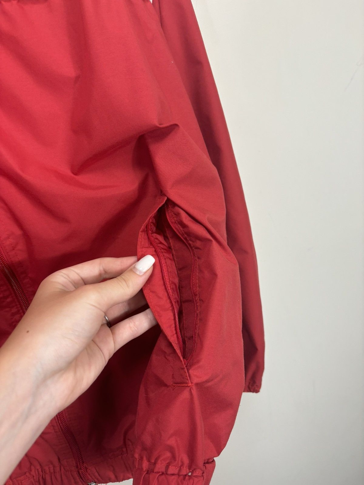 Nike Vintage Nike Y2K Full Zip Red Hype Windbreaker Track Jacket Size US L / EU 52-54 / 3 - 6 Thumbnail