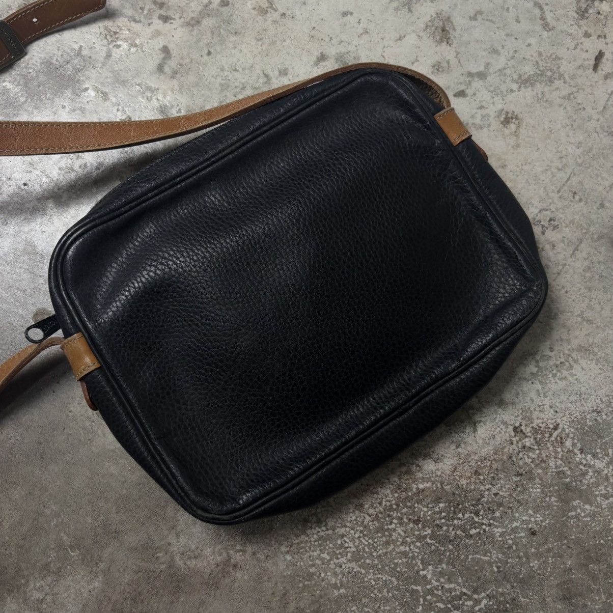 Courreges × Vintage VINTAGE COURREGES SLING BAG Size ONE SIZE - 5 Thumbnail