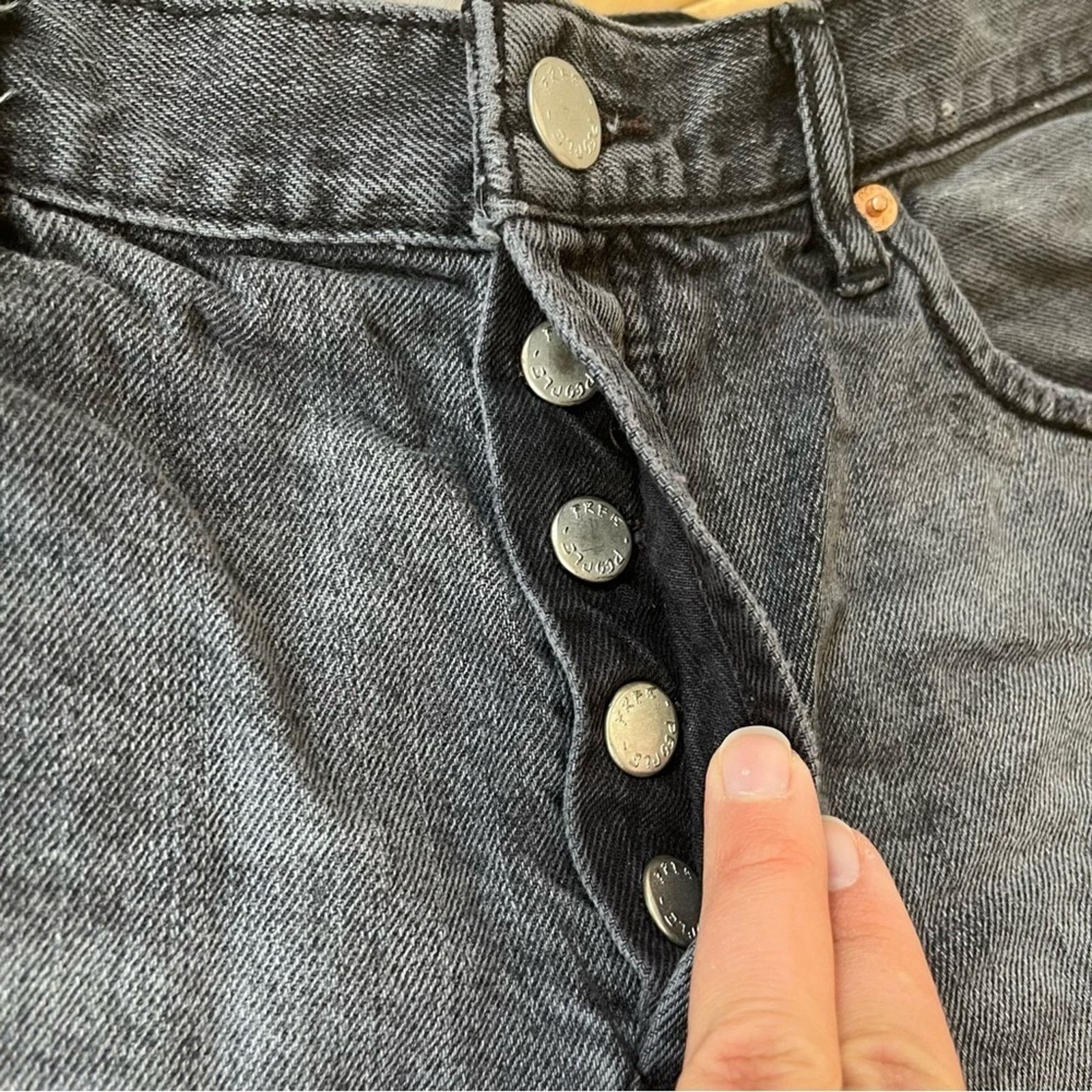 Other We The Free People Jean Shorts Low Waist Fray 2" Hem Size 30 Size 30" / US 8 / IT 44 - 9 Thumbnail
